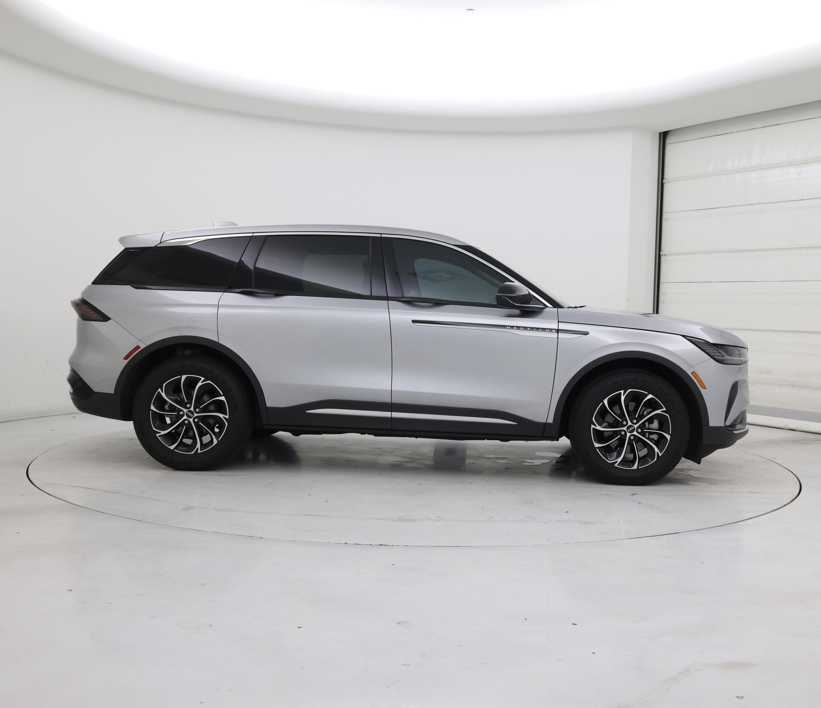 Thumbnail: 2025 Lincoln Nautilus - 7