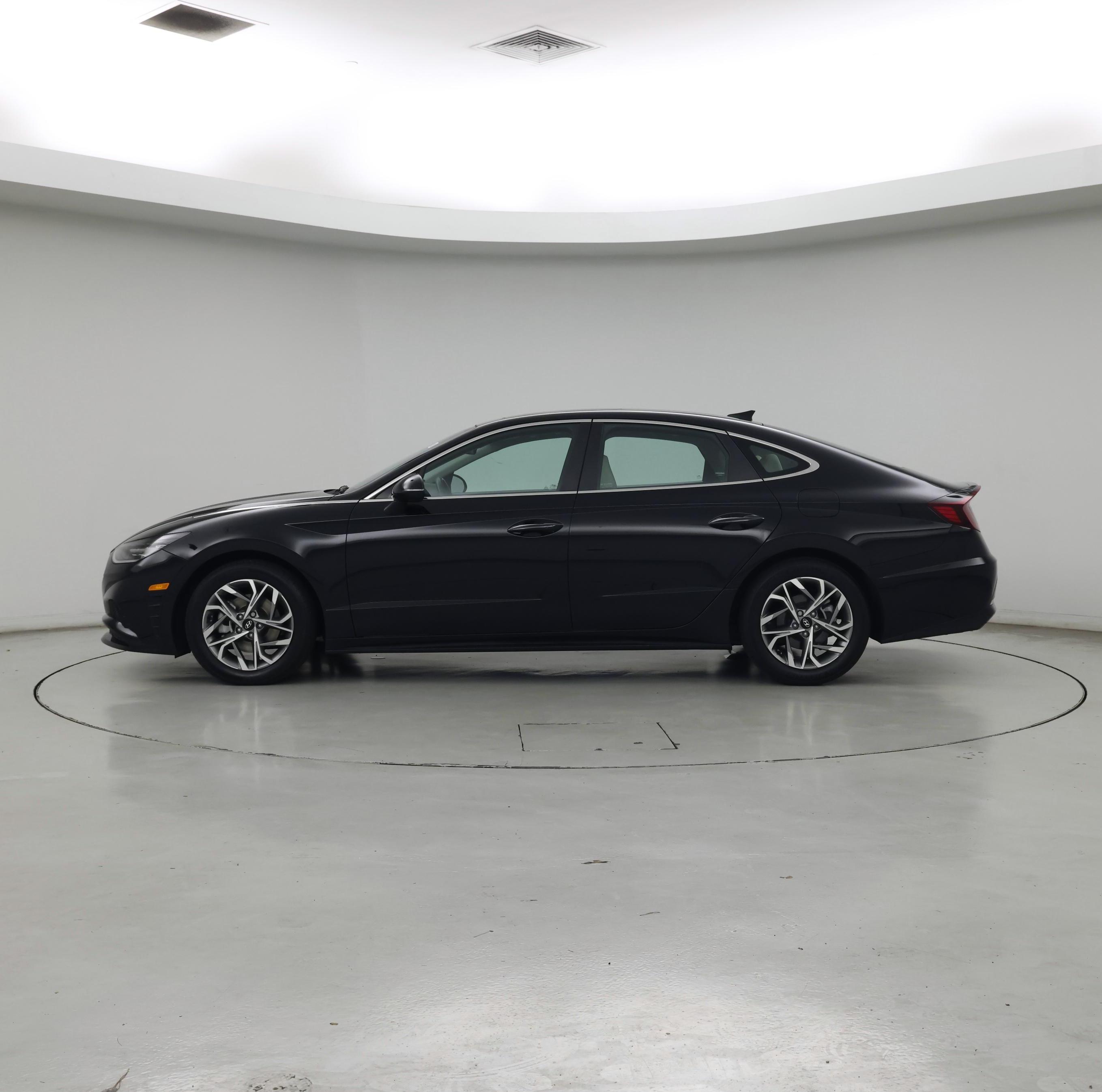 Thumbnail: 2023 Hyundai Sonata - 3