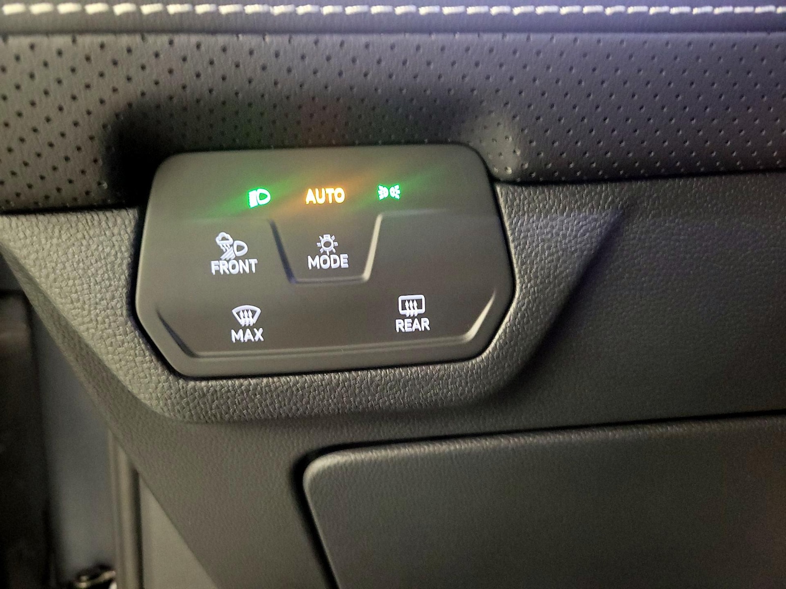 2025 Volkswagen Atlas SEL Premium R-Line - Photo 14