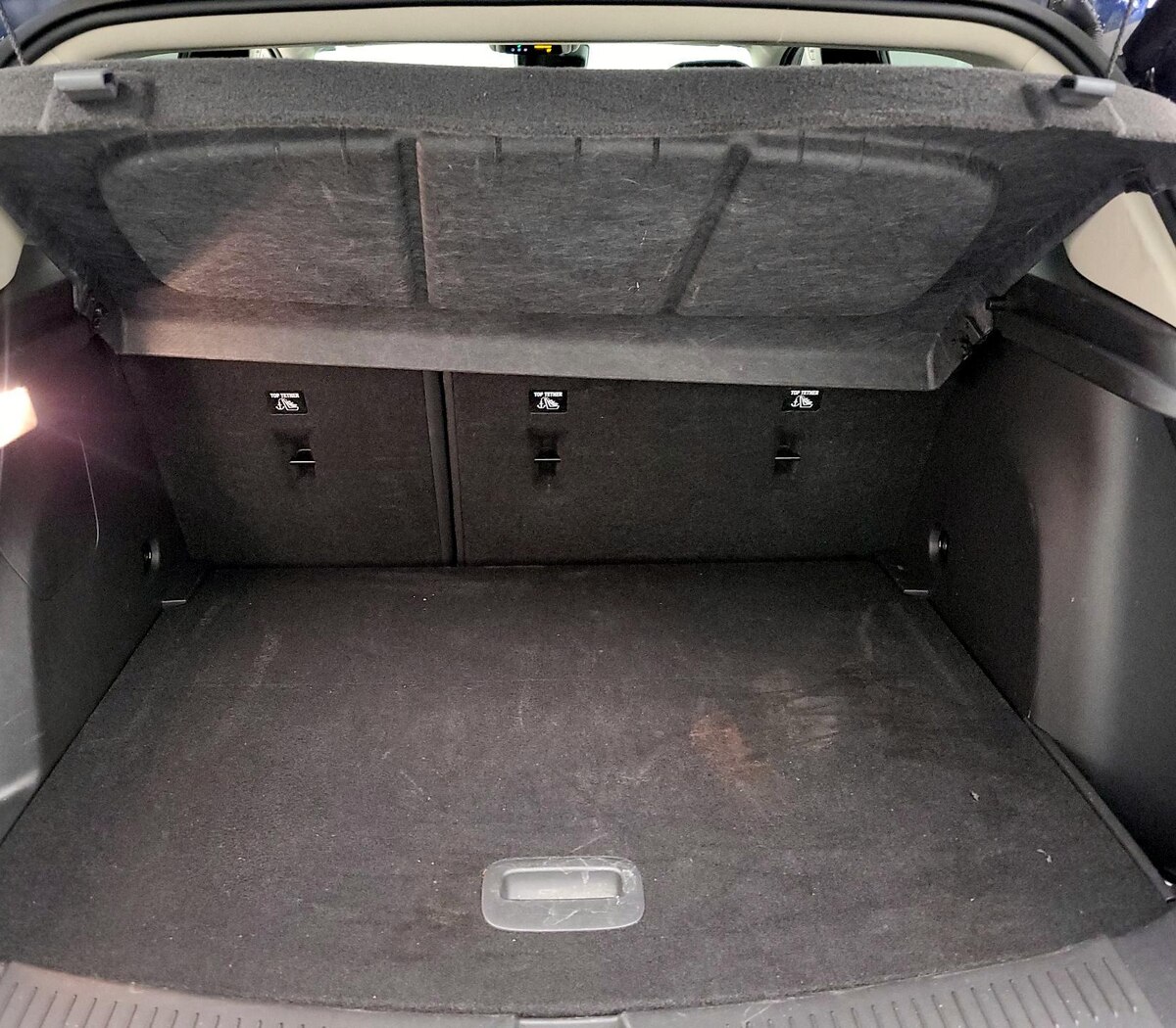 Trunk/Cargo (Seats Up)