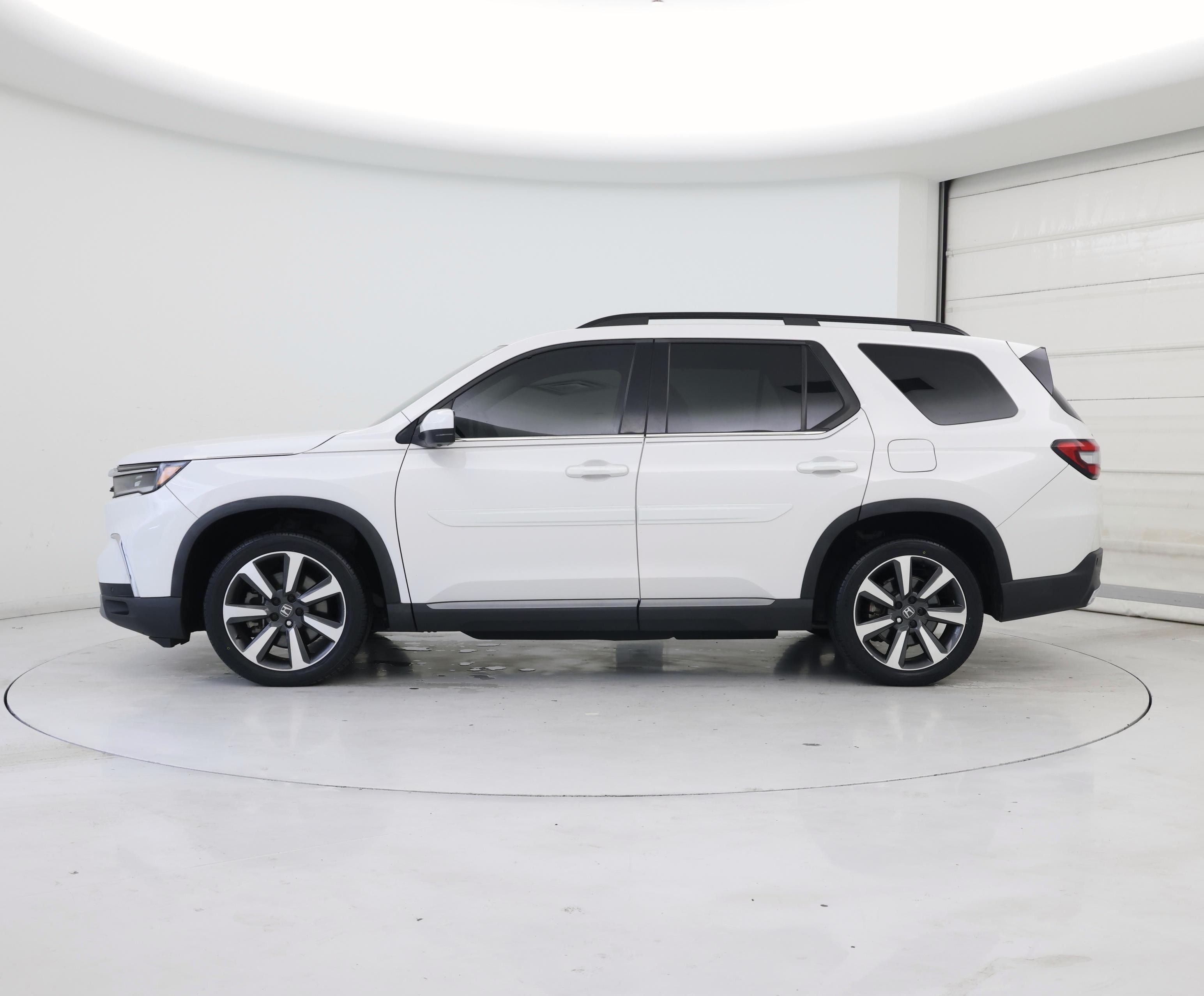 Thumbnail: 2023 Honda Pilot - 3