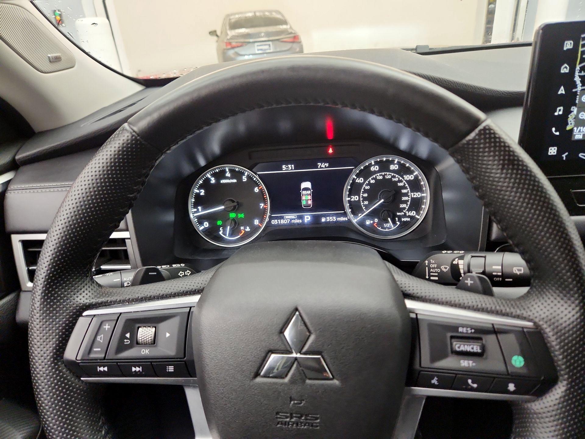 Thumbnail: 2025 Mitsubishi Outlander - 10