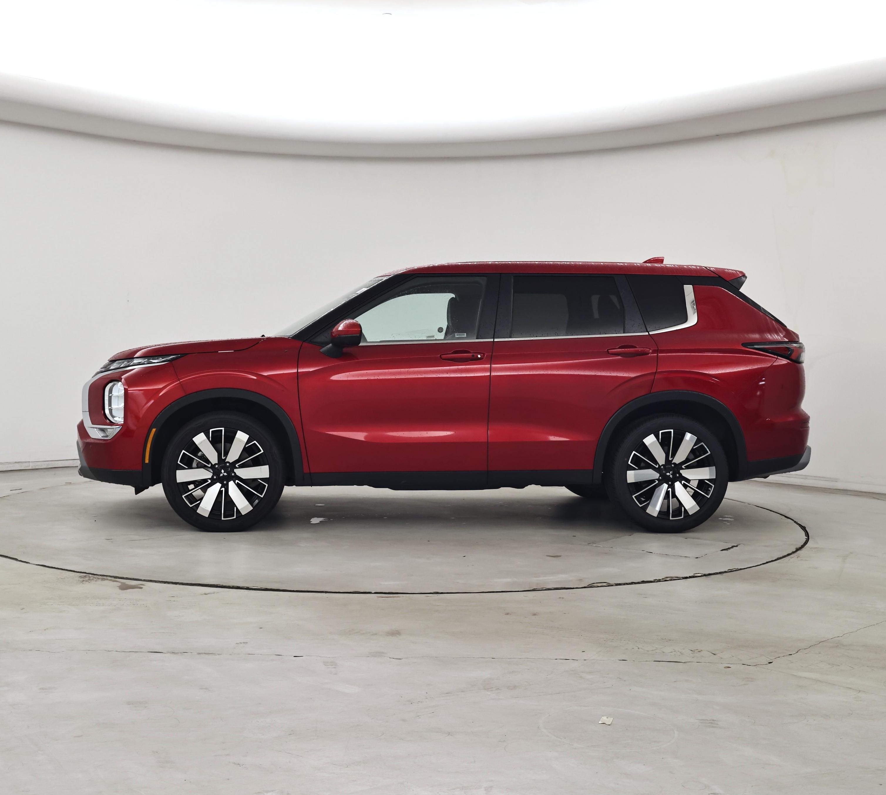 Thumbnail: 2025 Mitsubishi Outlander - 3