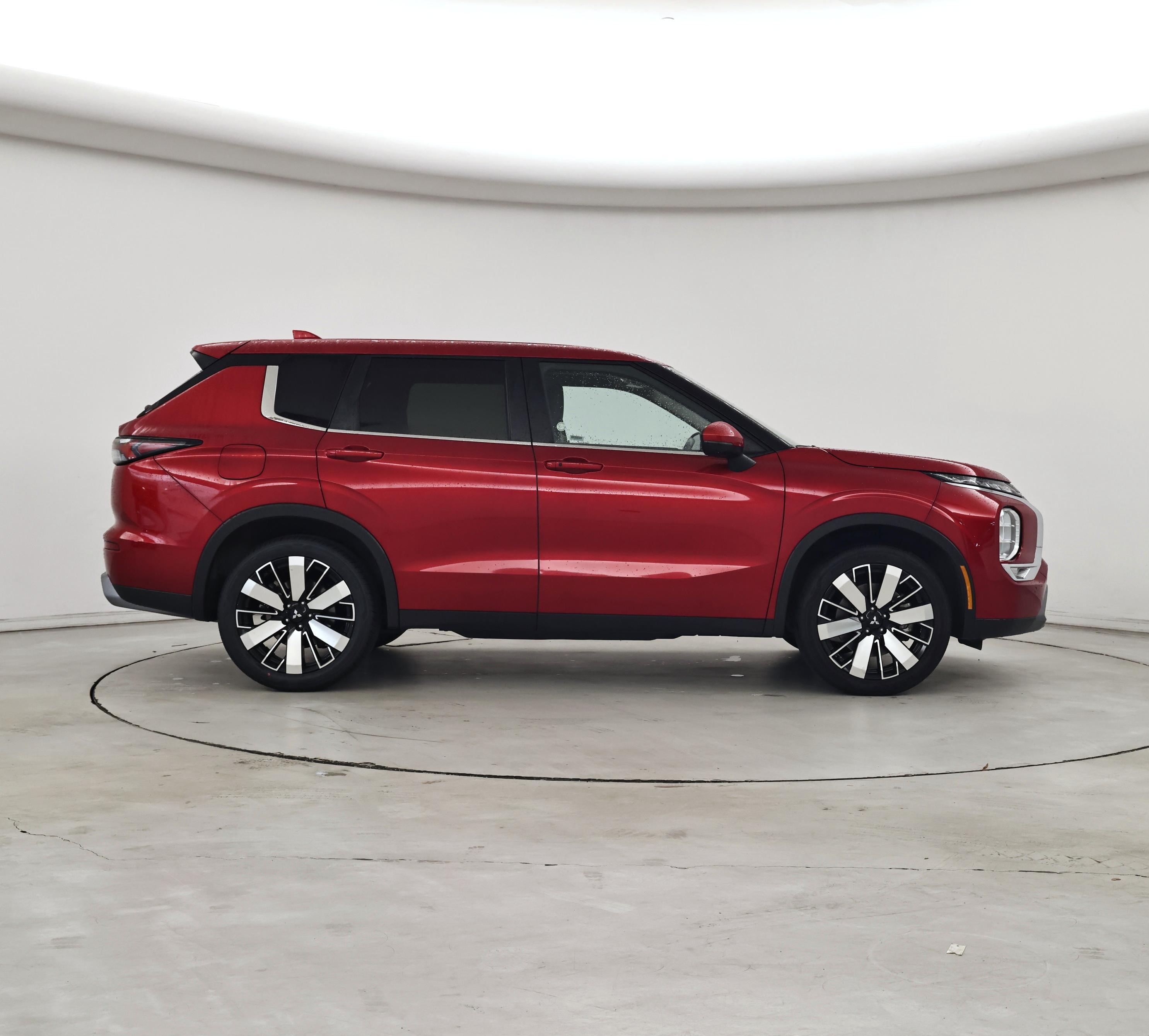 Thumbnail: 2025 Mitsubishi Outlander - 7