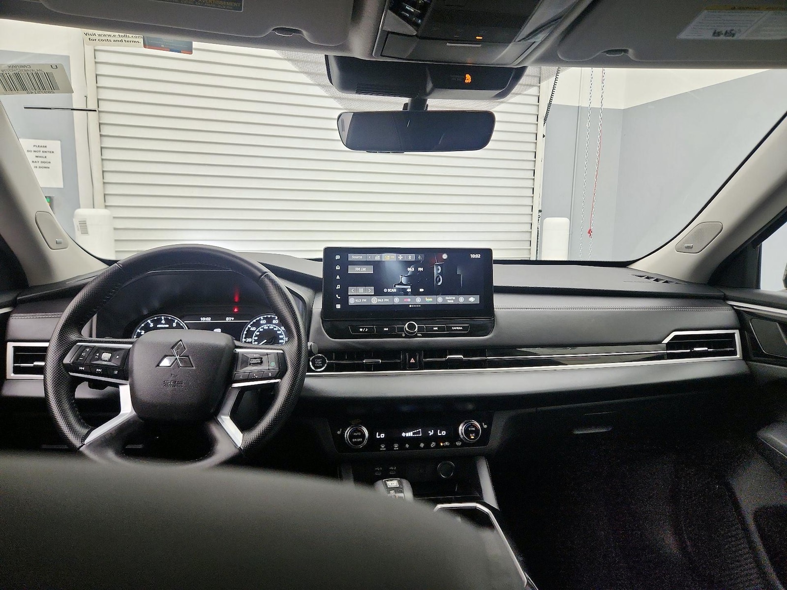 2025 Mitsubishi Outlander SE - Photo 10