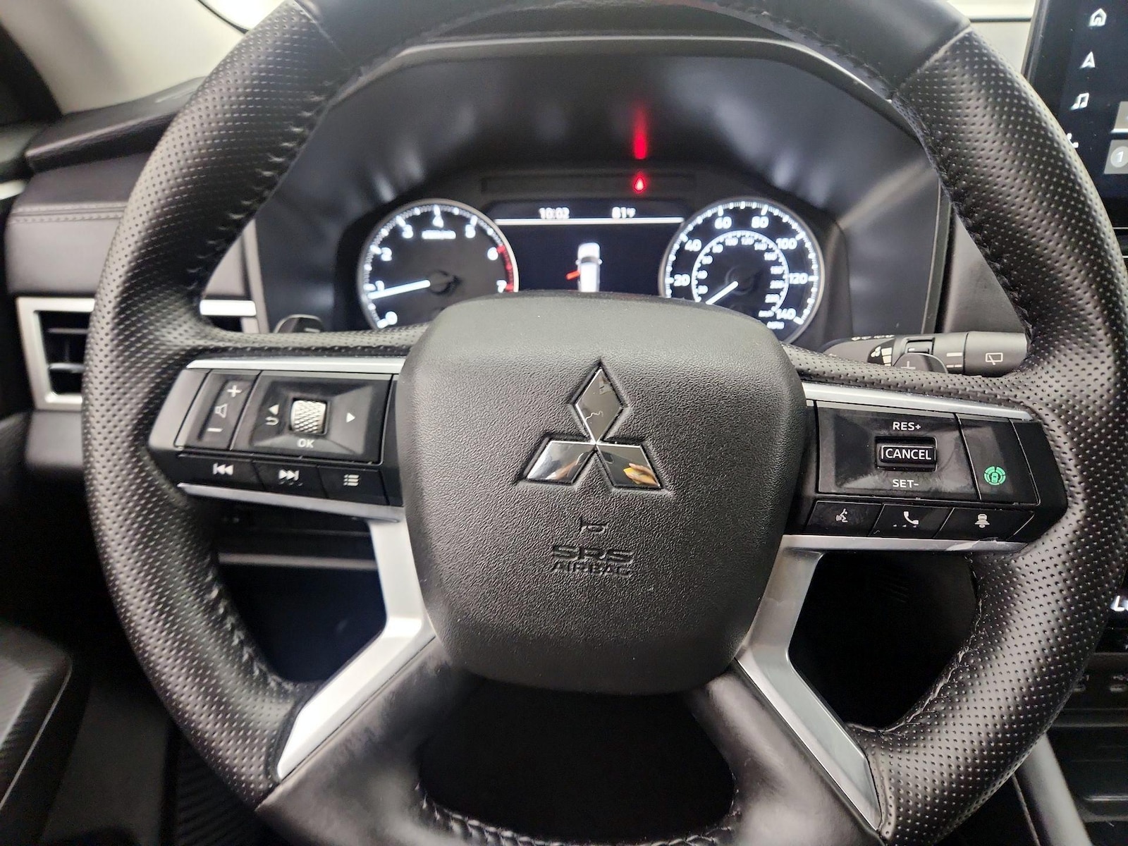 2025 Mitsubishi Outlander SE - Photo 11