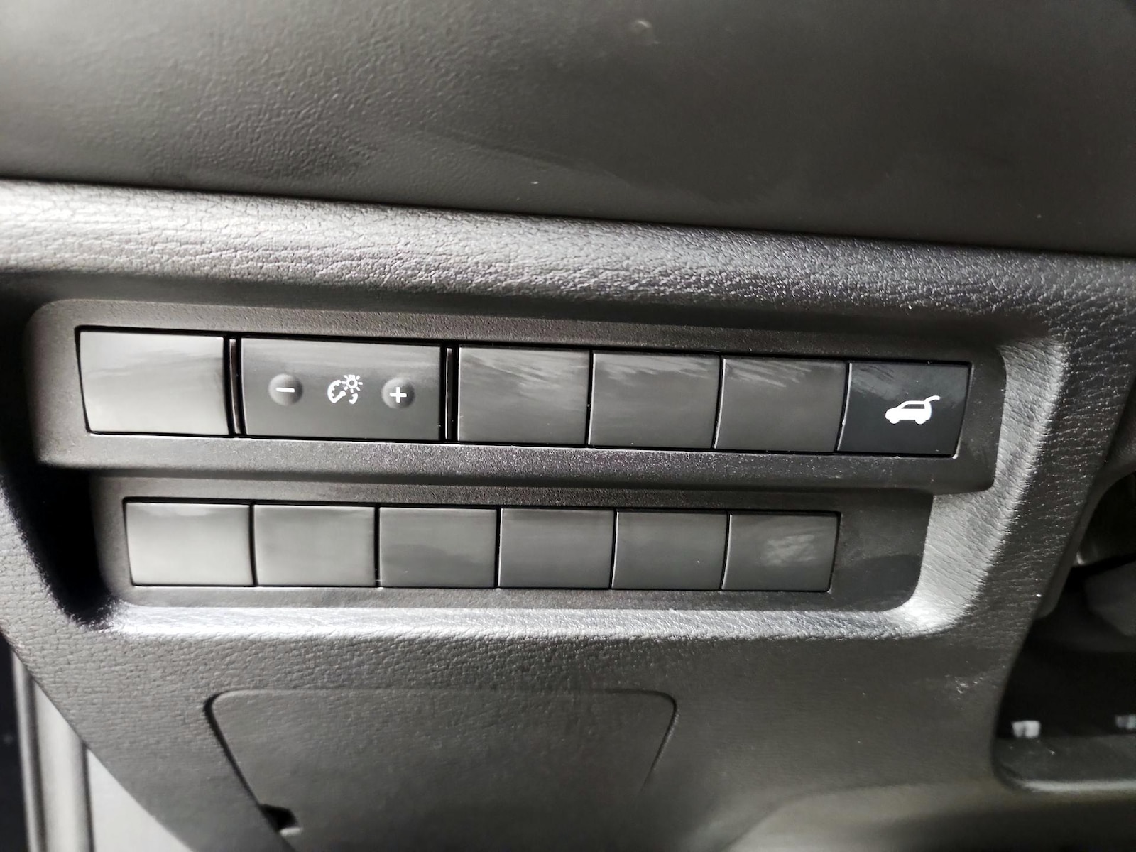 2025 Mitsubishi Outlander SE - Photo 14