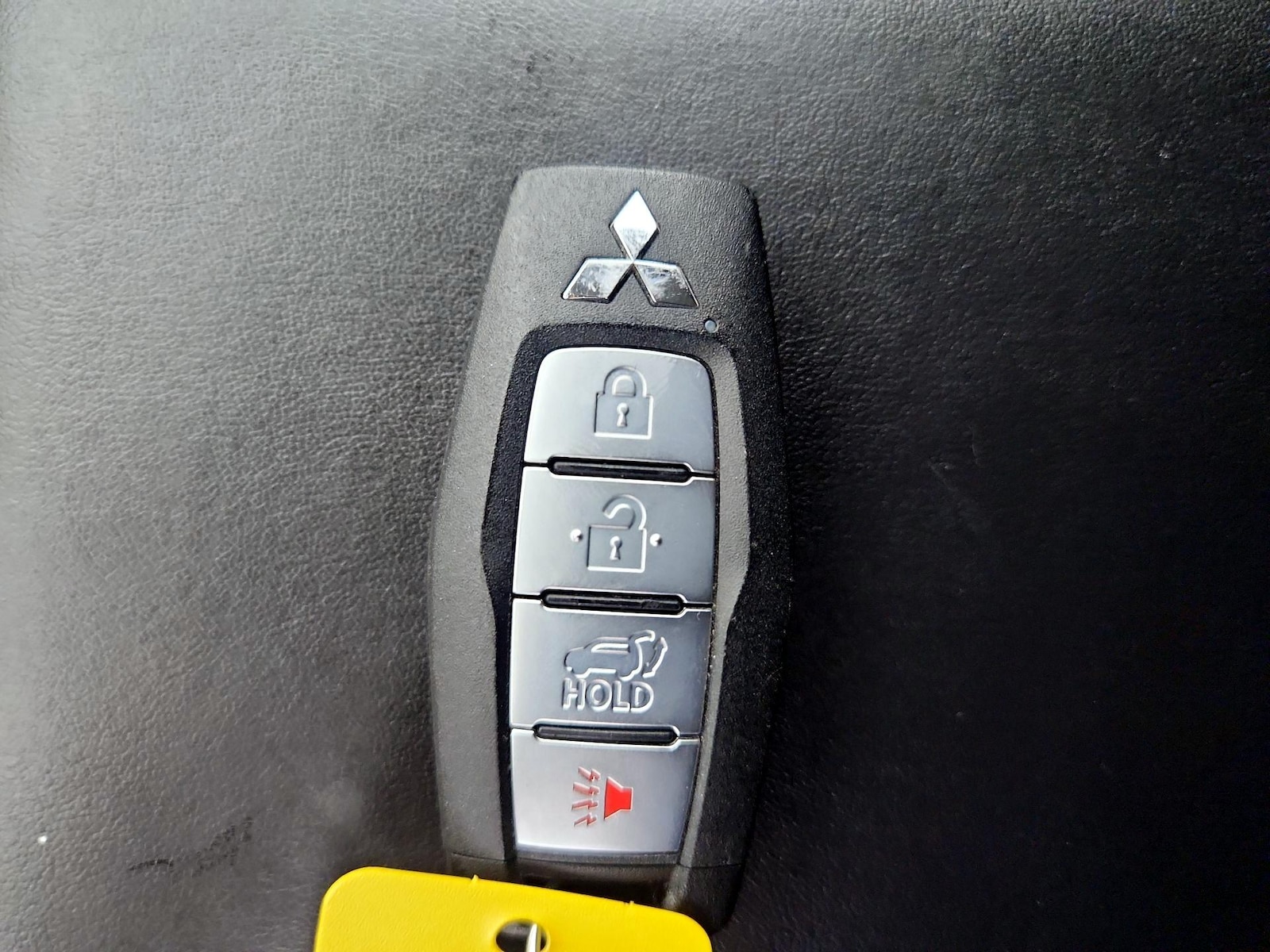 2025 Mitsubishi Outlander SE - Photo 23