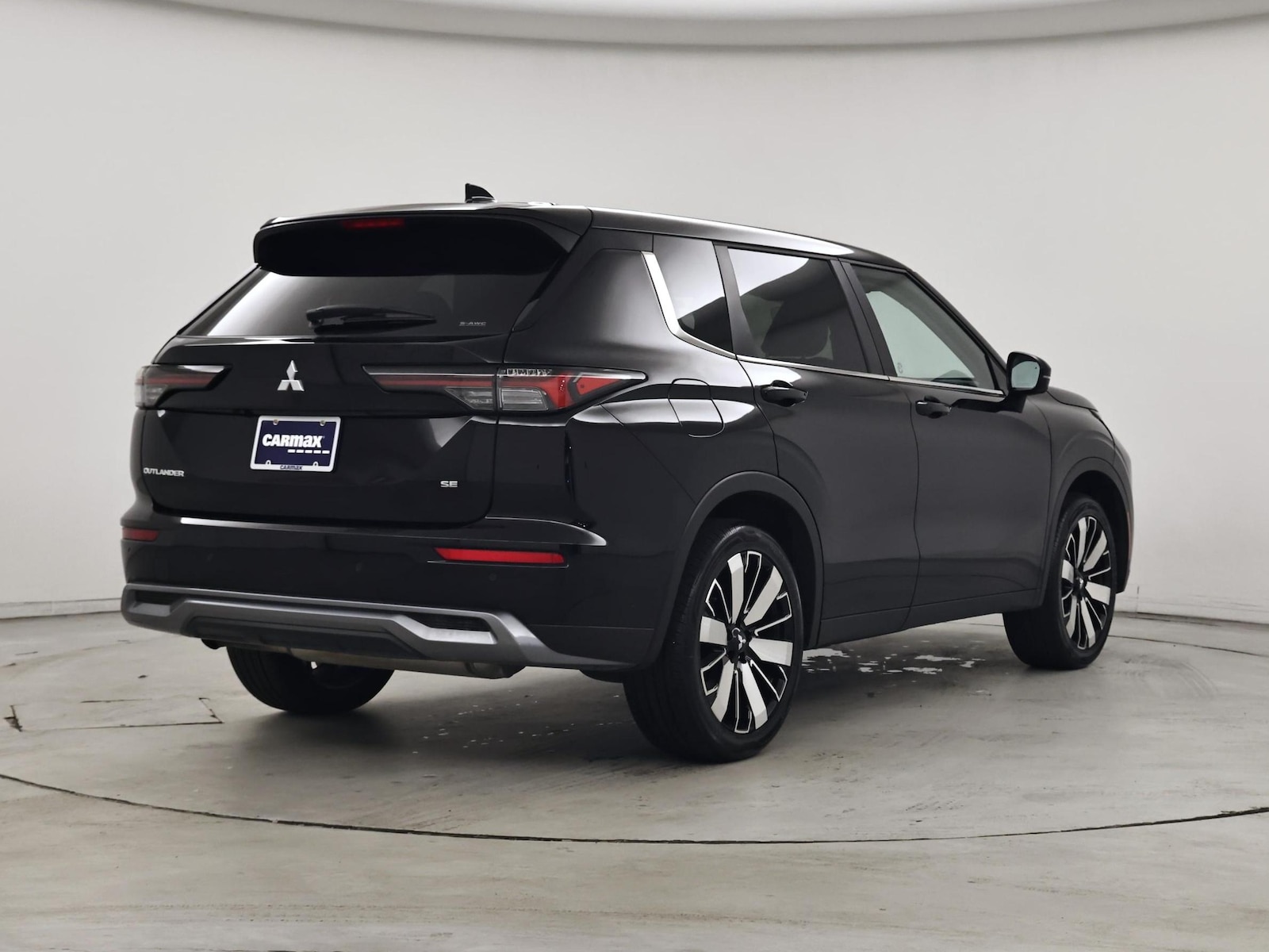 2025 Mitsubishi Outlander SE - Photo 9