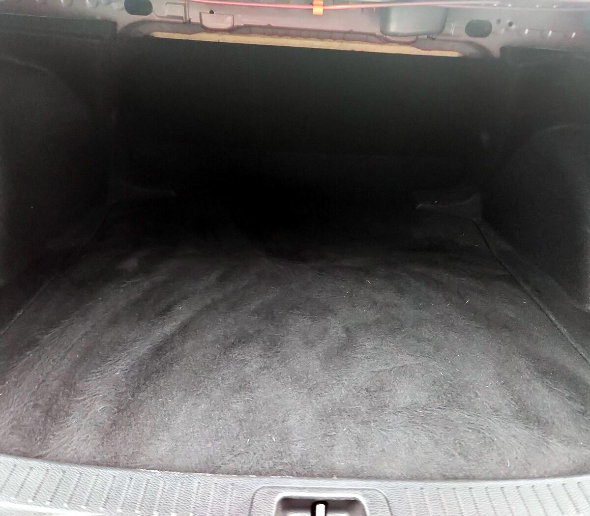 Trunk/Cargo (Seats Up)