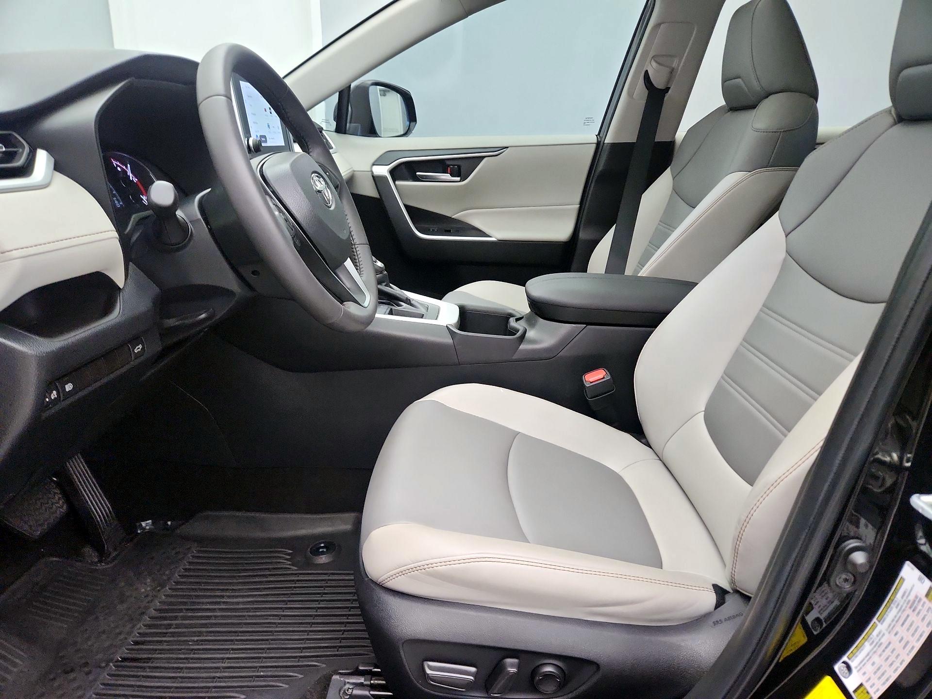 Thumbnail: 2023 Toyota RAV4 - 11