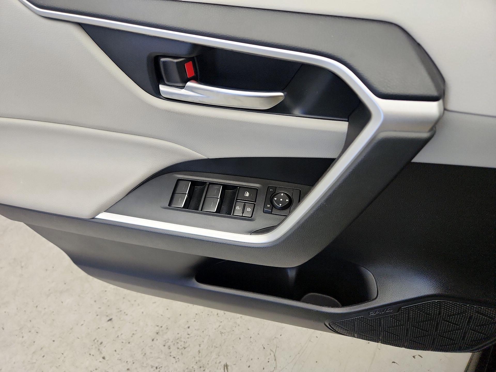 Thumbnail: 2023 Toyota RAV4 - 12