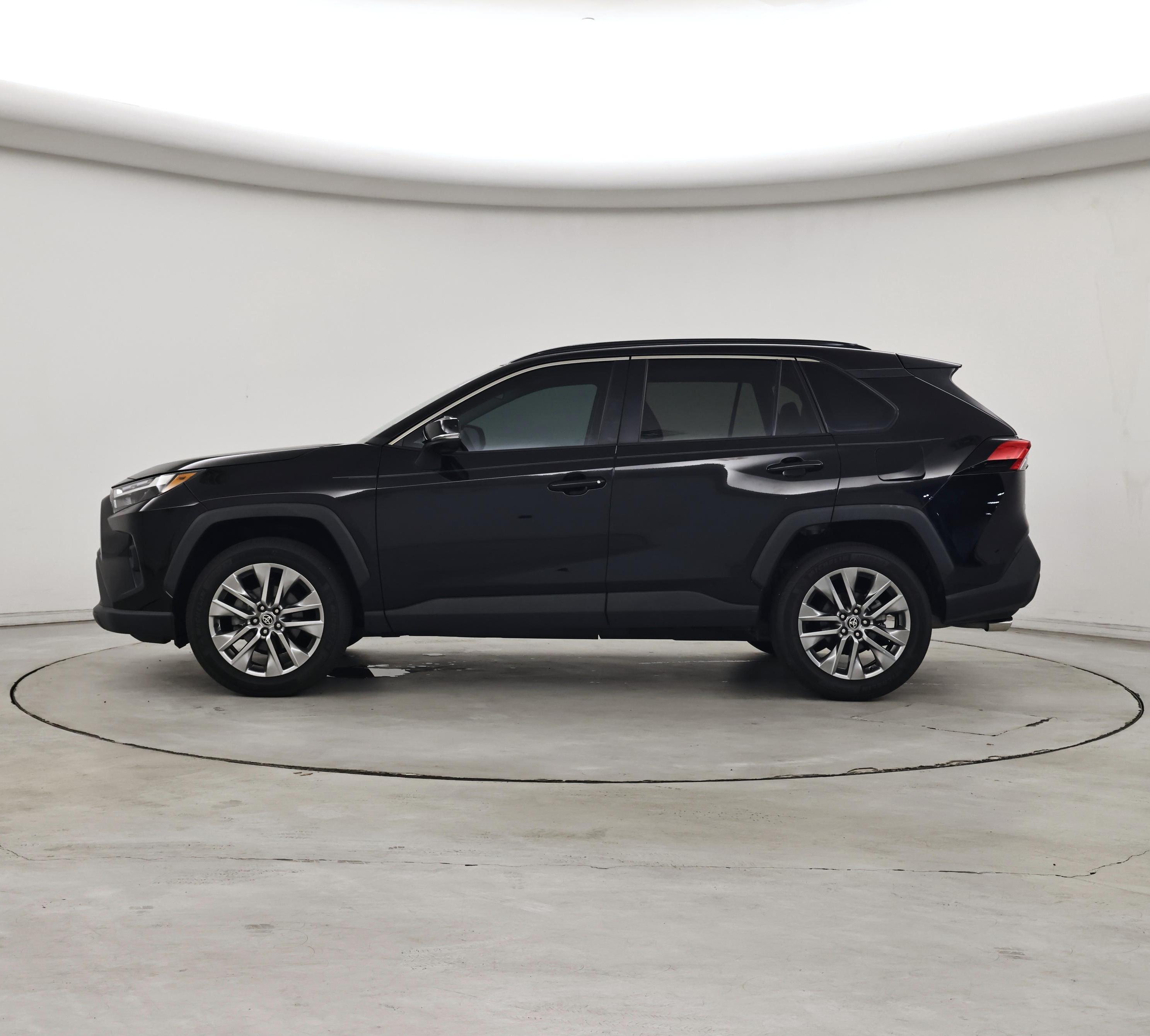 Thumbnail: 2023 Toyota RAV4 - 3