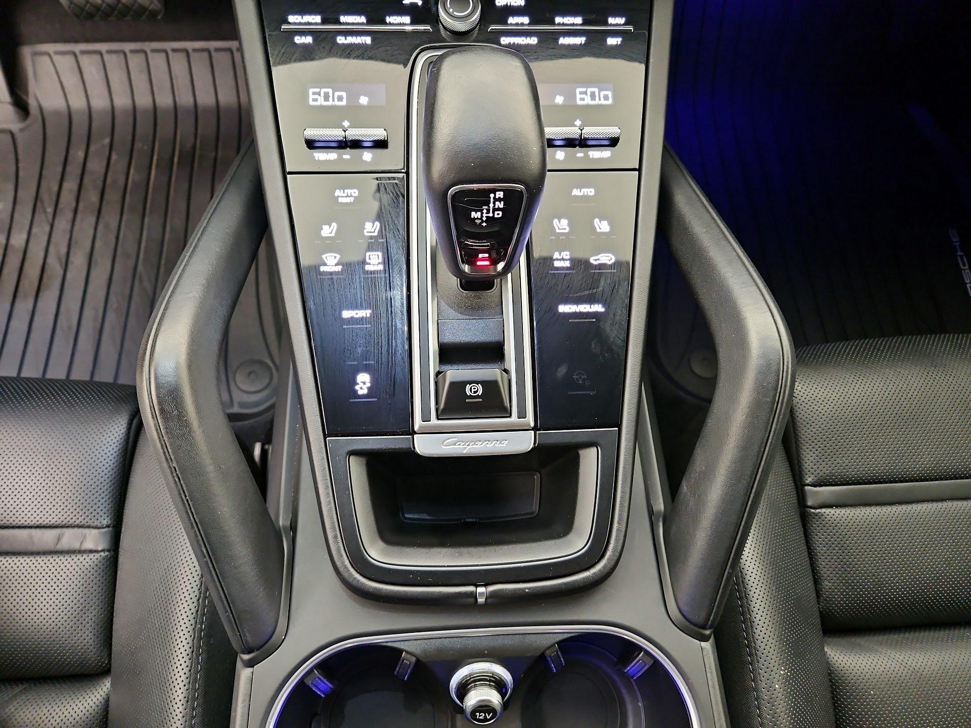 Thumbnail: 2023 Porsche Cayenne - 18