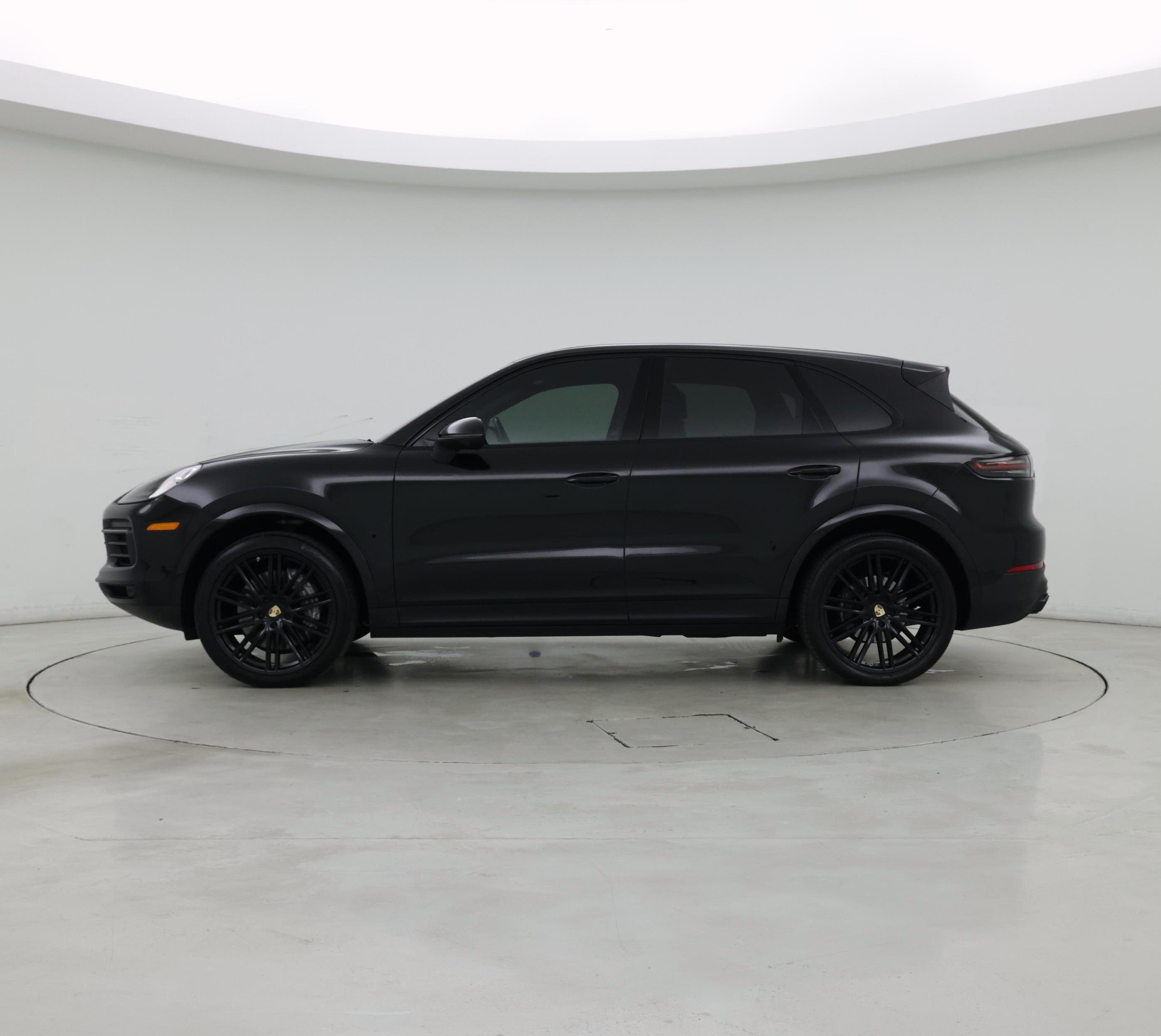 Thumbnail: 2023 Porsche Cayenne - 3