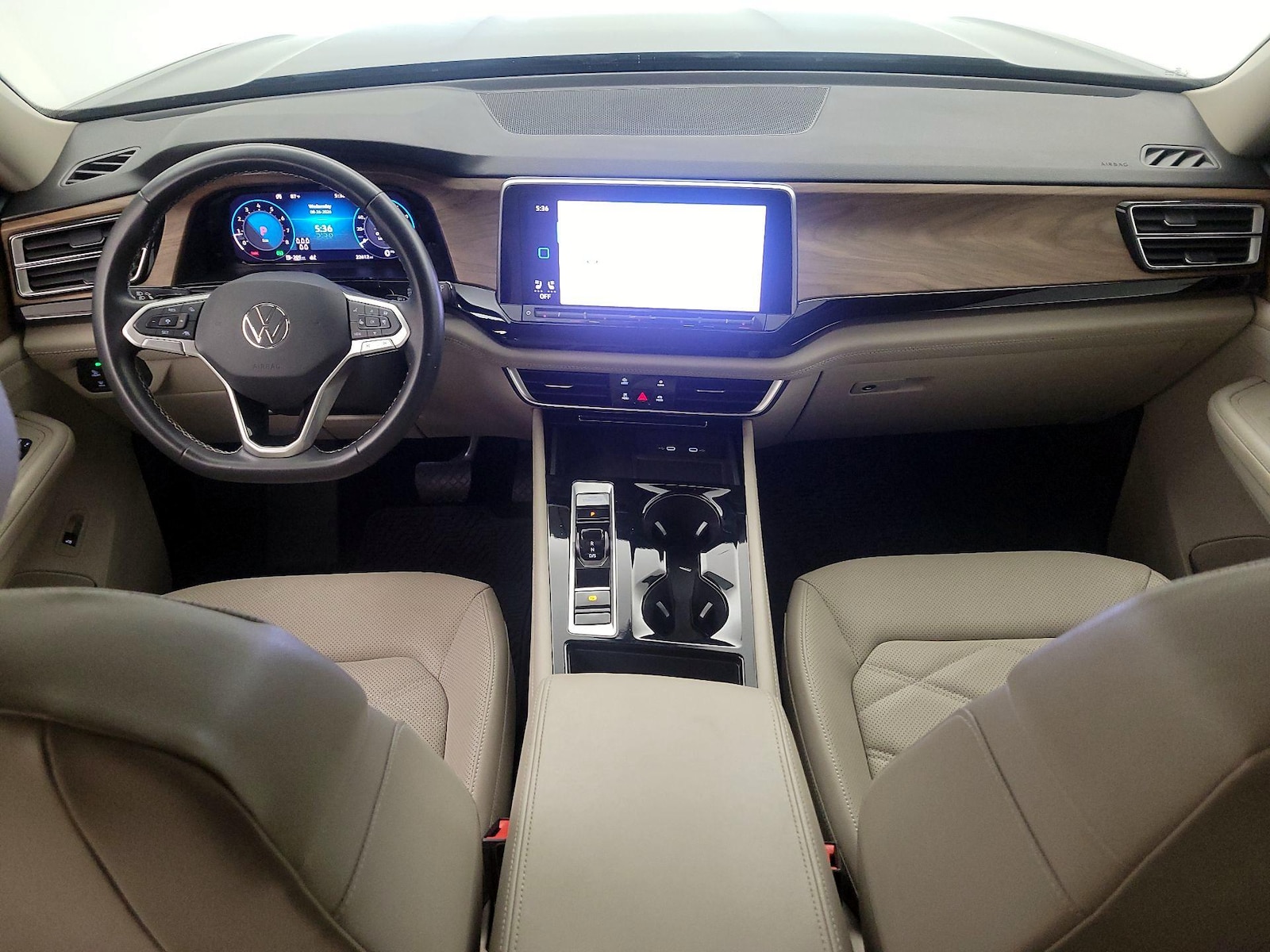 2024 Volkswagen Atlas SE w/Tech - Photo 10