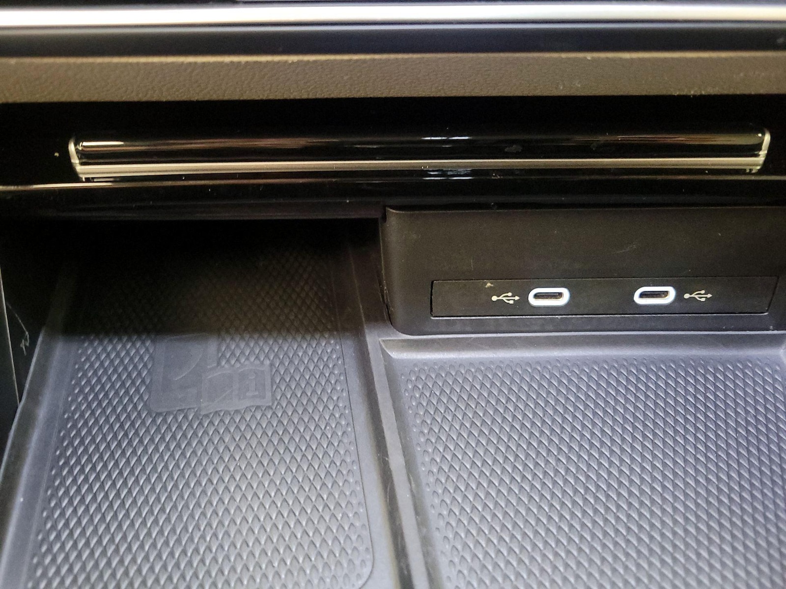 2024 Volkswagen Atlas SE w/Tech - Photo 19