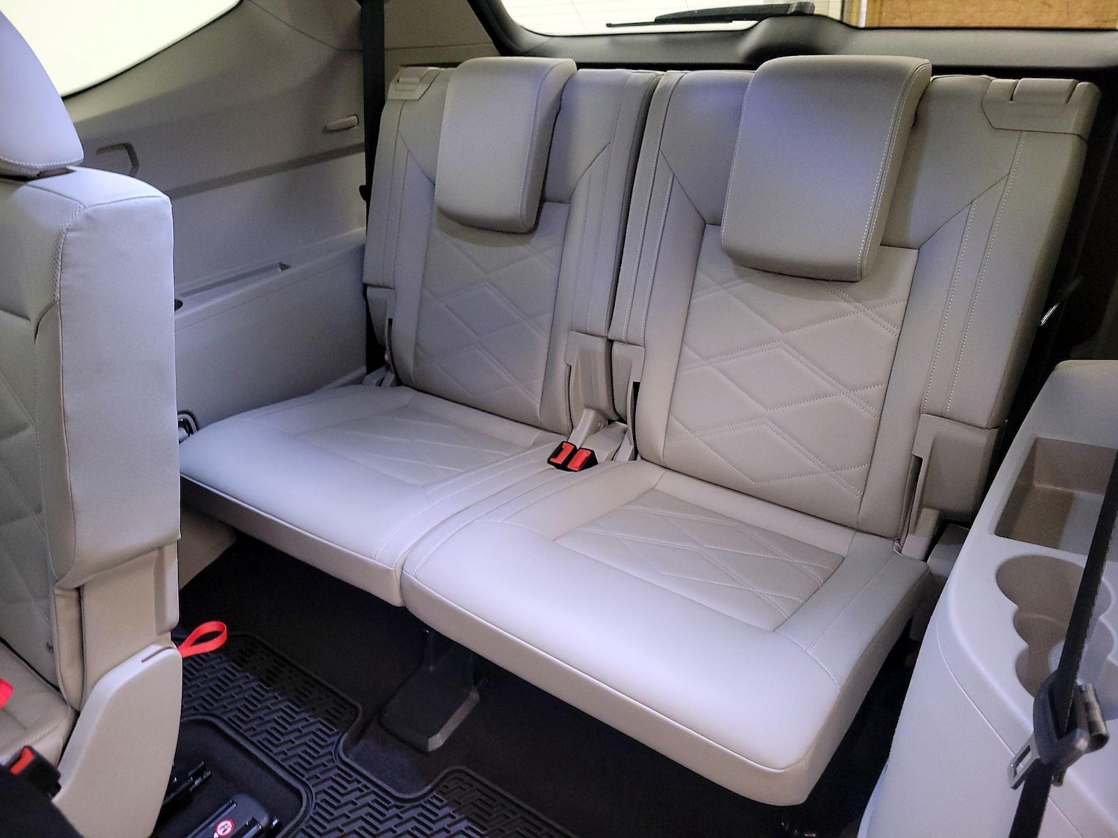 2024 Volkswagen Atlas SE w/Tech - Photo 21
