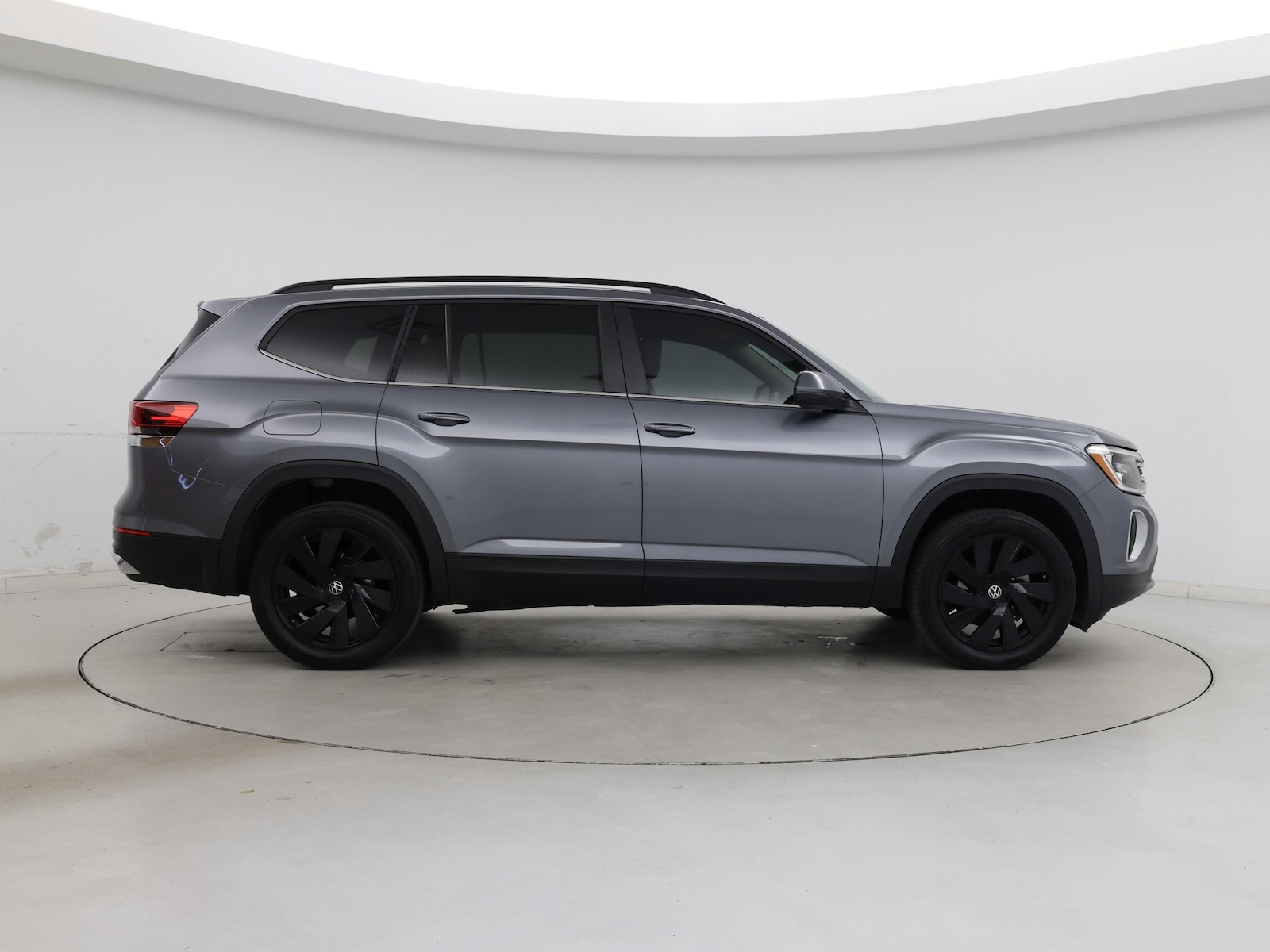 2024 Volkswagen Atlas SE w/Tech - Photo 8