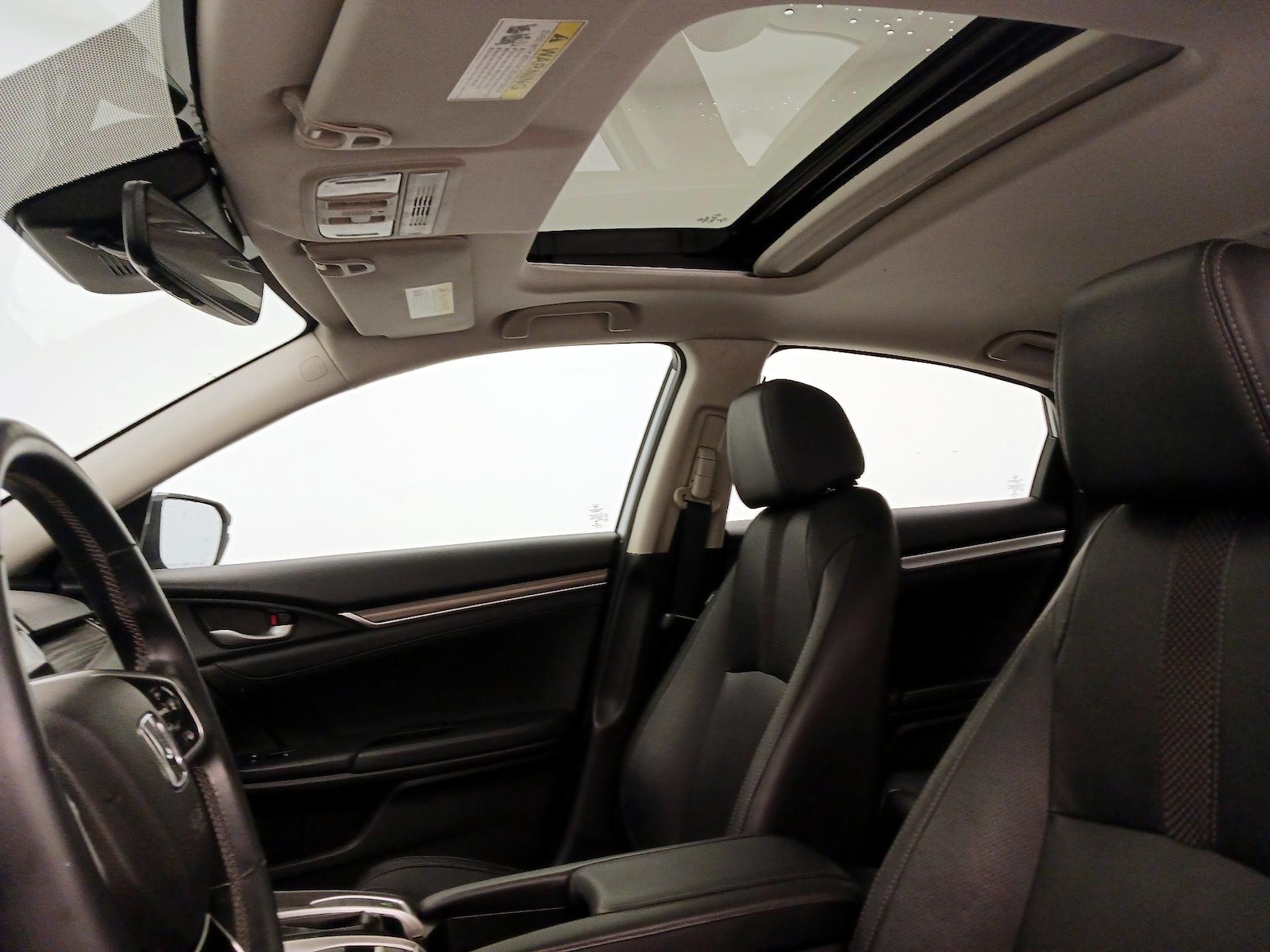 Sunroof(s) & Overhead Airbags