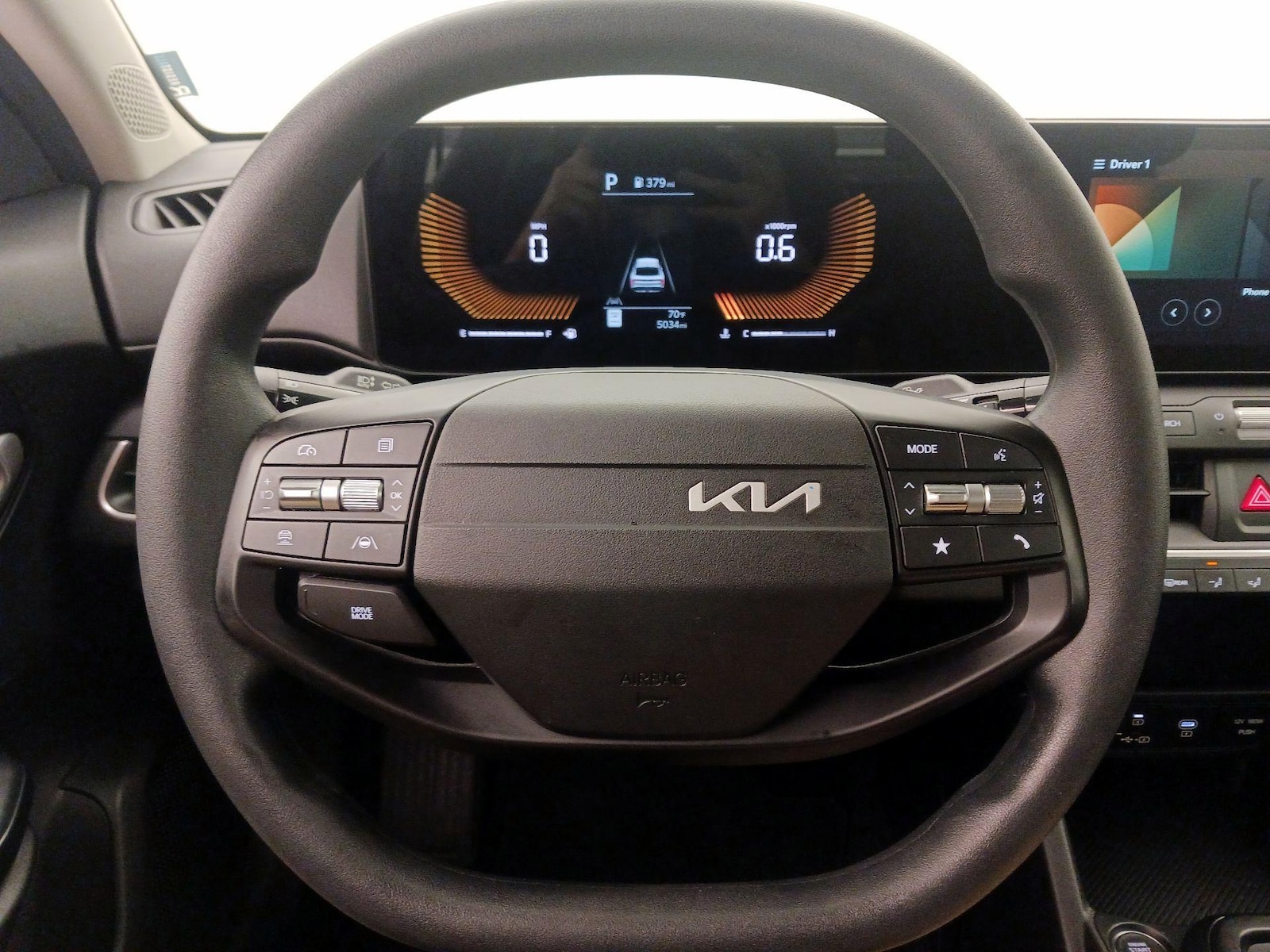 2025 Kia K4 LXS - Photo 11