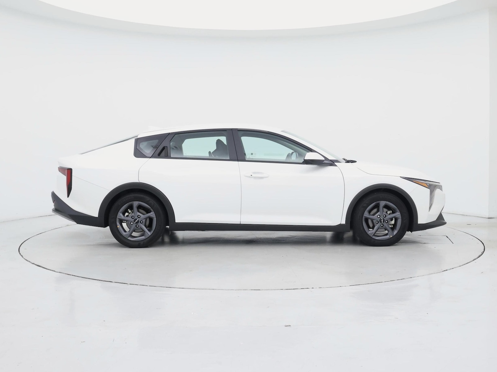 2025 Kia K4 LXS - Photo 8