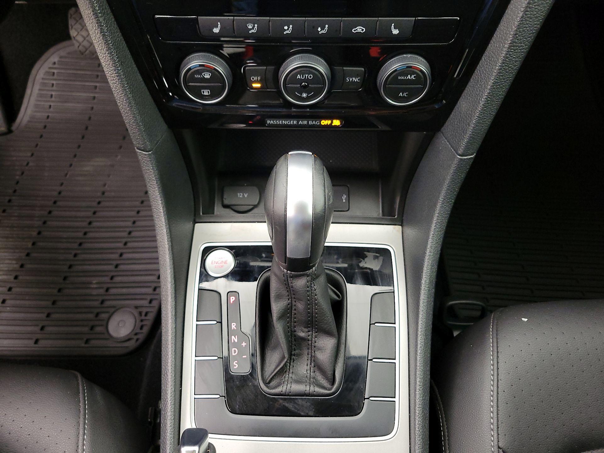 Thumbnail: 2021 Volkswagen Passat - 17