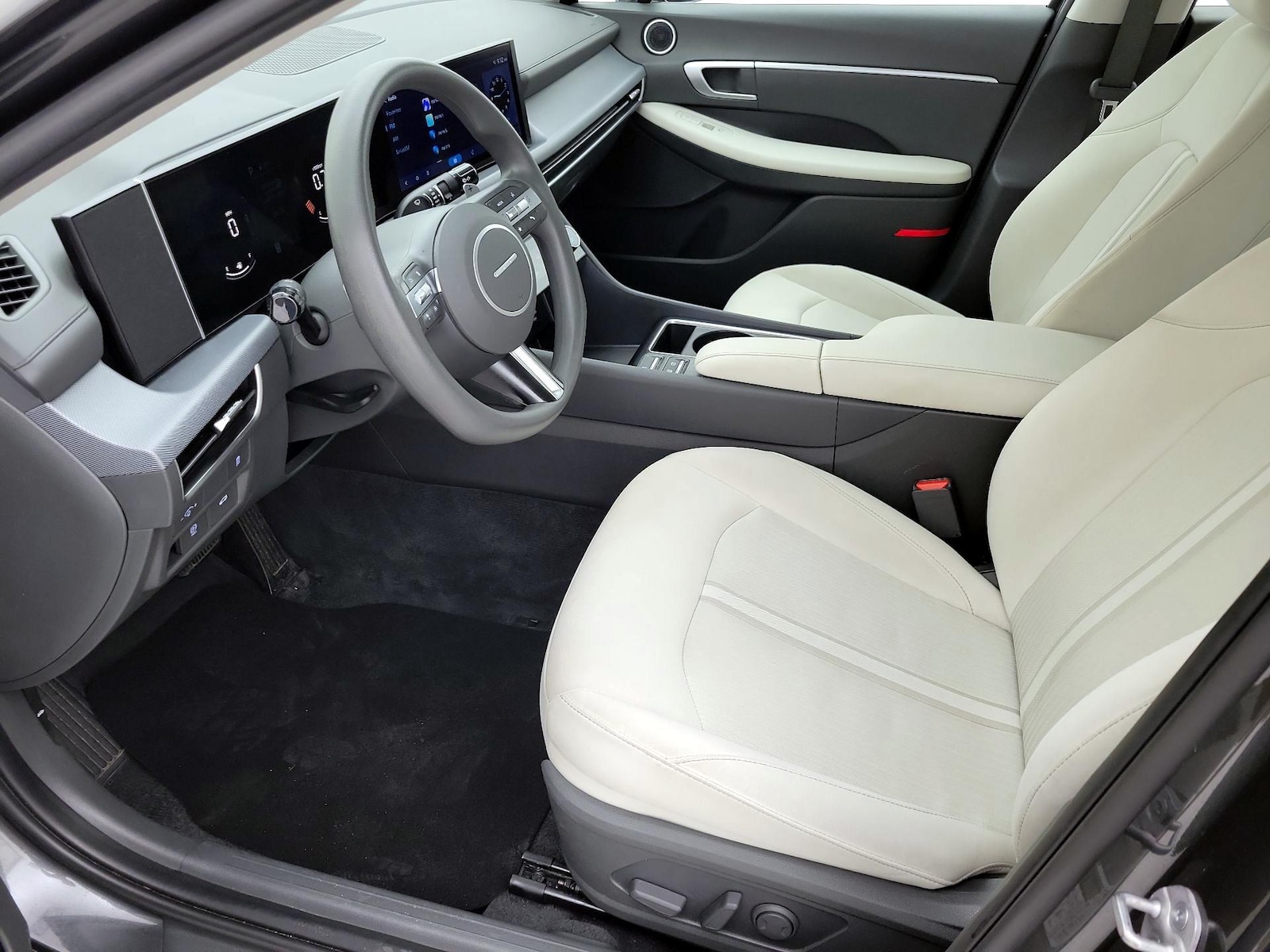 2025 Hyundai Sonata SEL - Photo 12