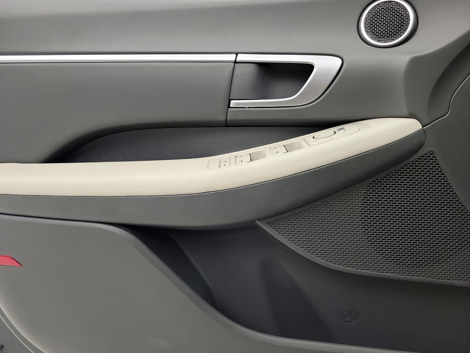 2025 Hyundai Sonata SEL - Photo 13
