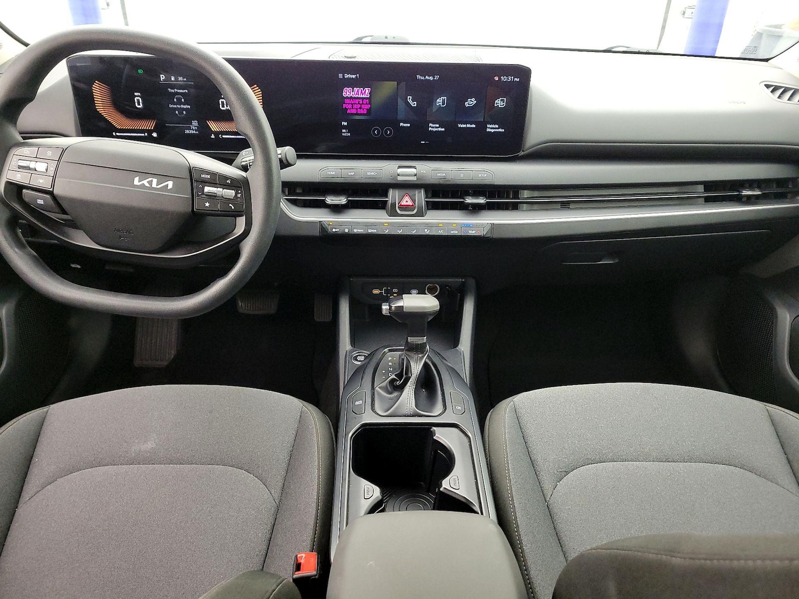 2025 Kia K4 LXS - Photo 10