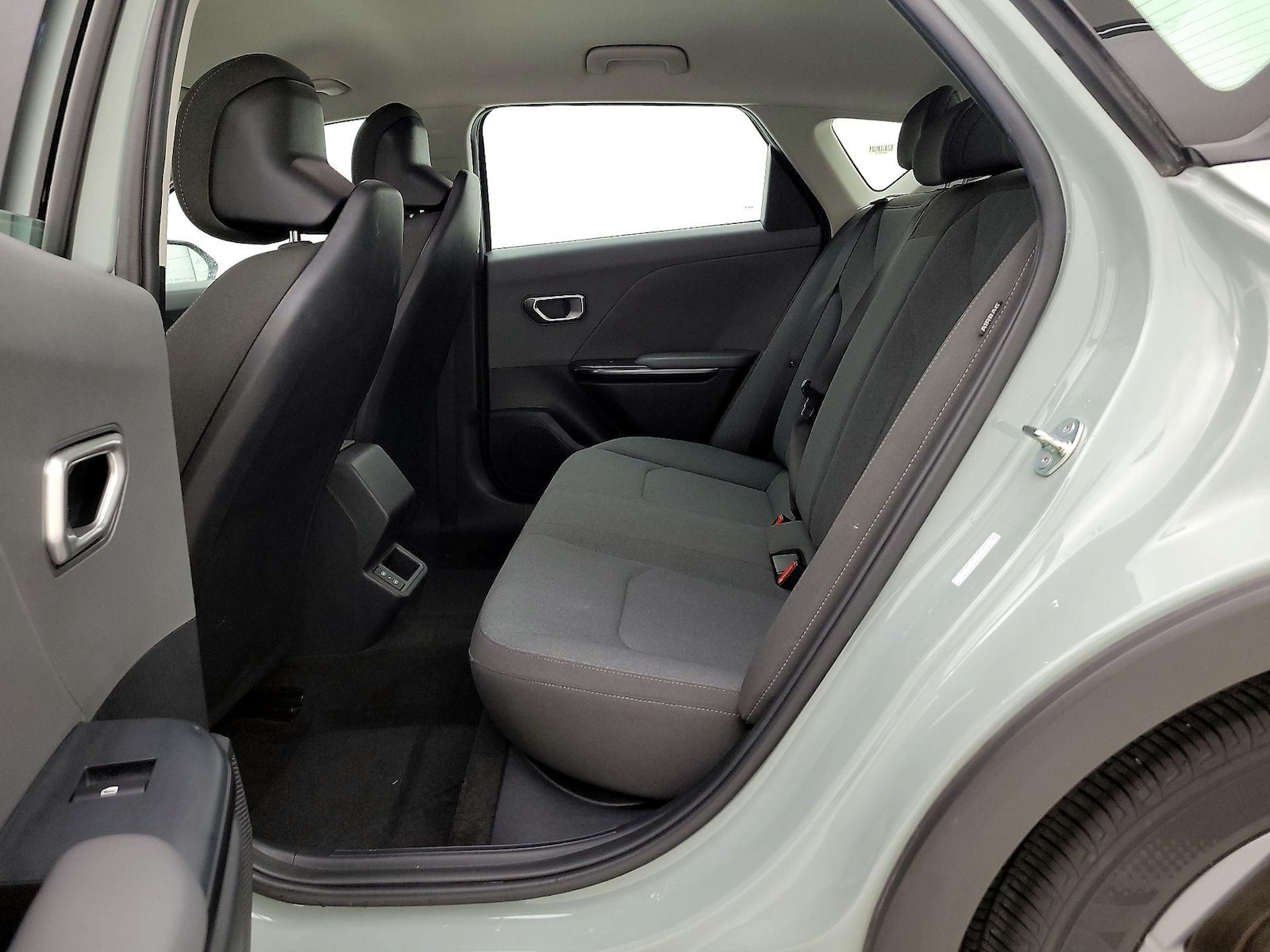 2025 Kia K4 LXS - Photo 20