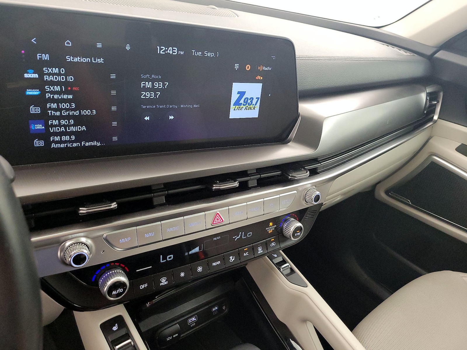 2025 Kia Telluride S - Photo 17