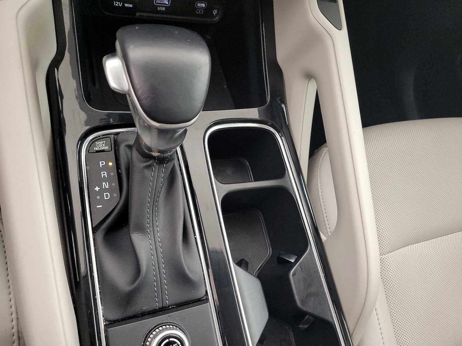 2025 Kia Telluride S - Photo 19