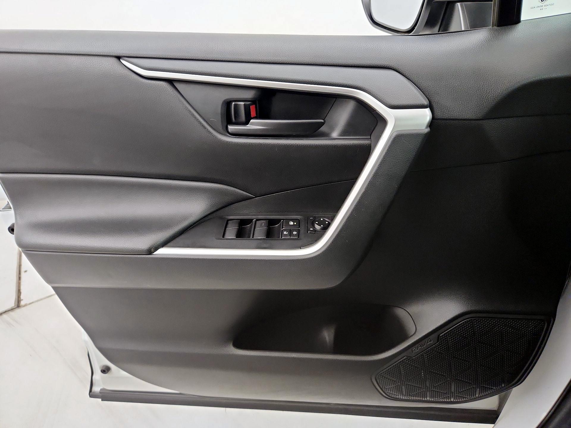 Thumbnail: 2024 Toyota RAV4 - 12