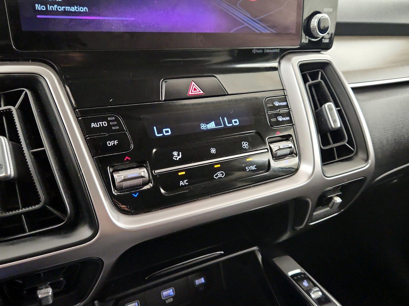2022 Kia Sorento X-Line S - Photo 18