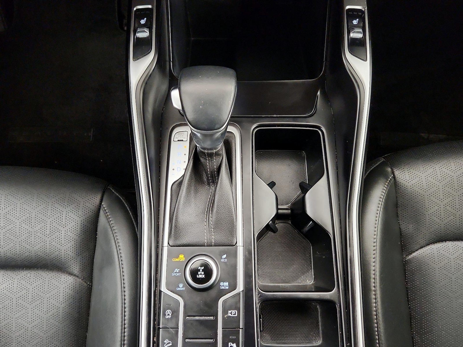 2022 Kia Sorento X-Line S - Photo 19