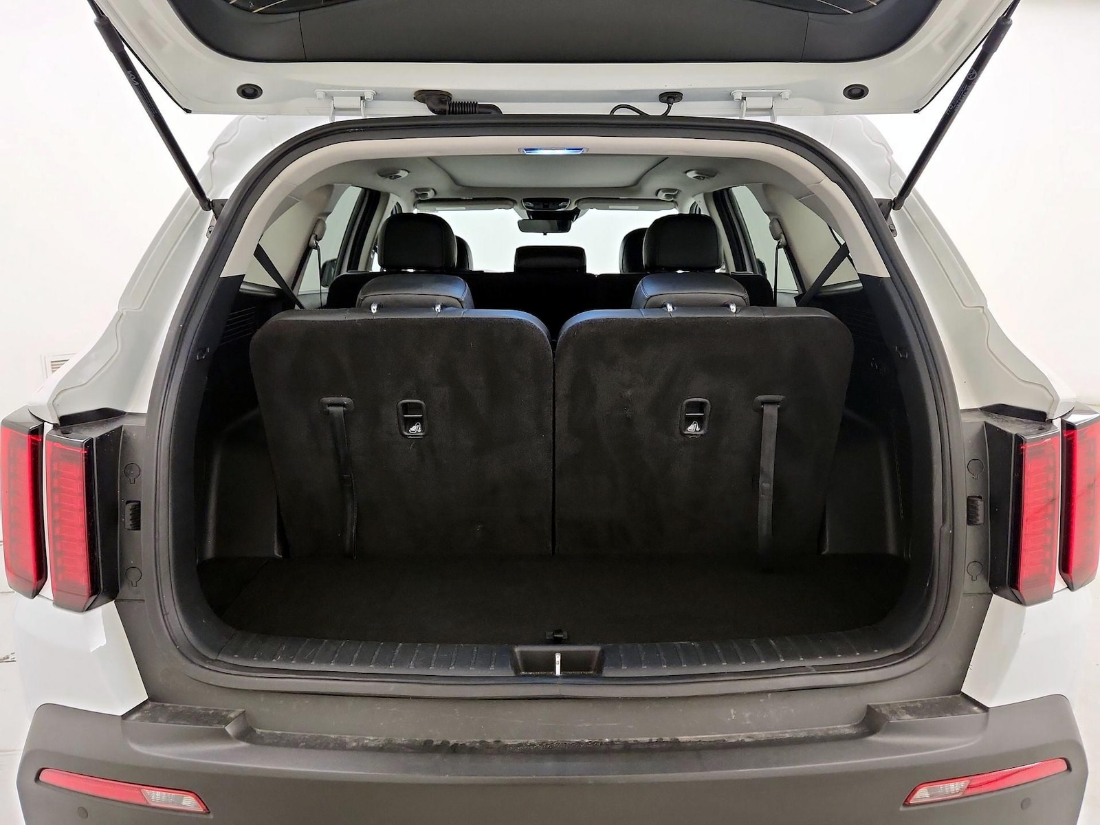 2022 Kia Sorento X-Line S - Photo 24