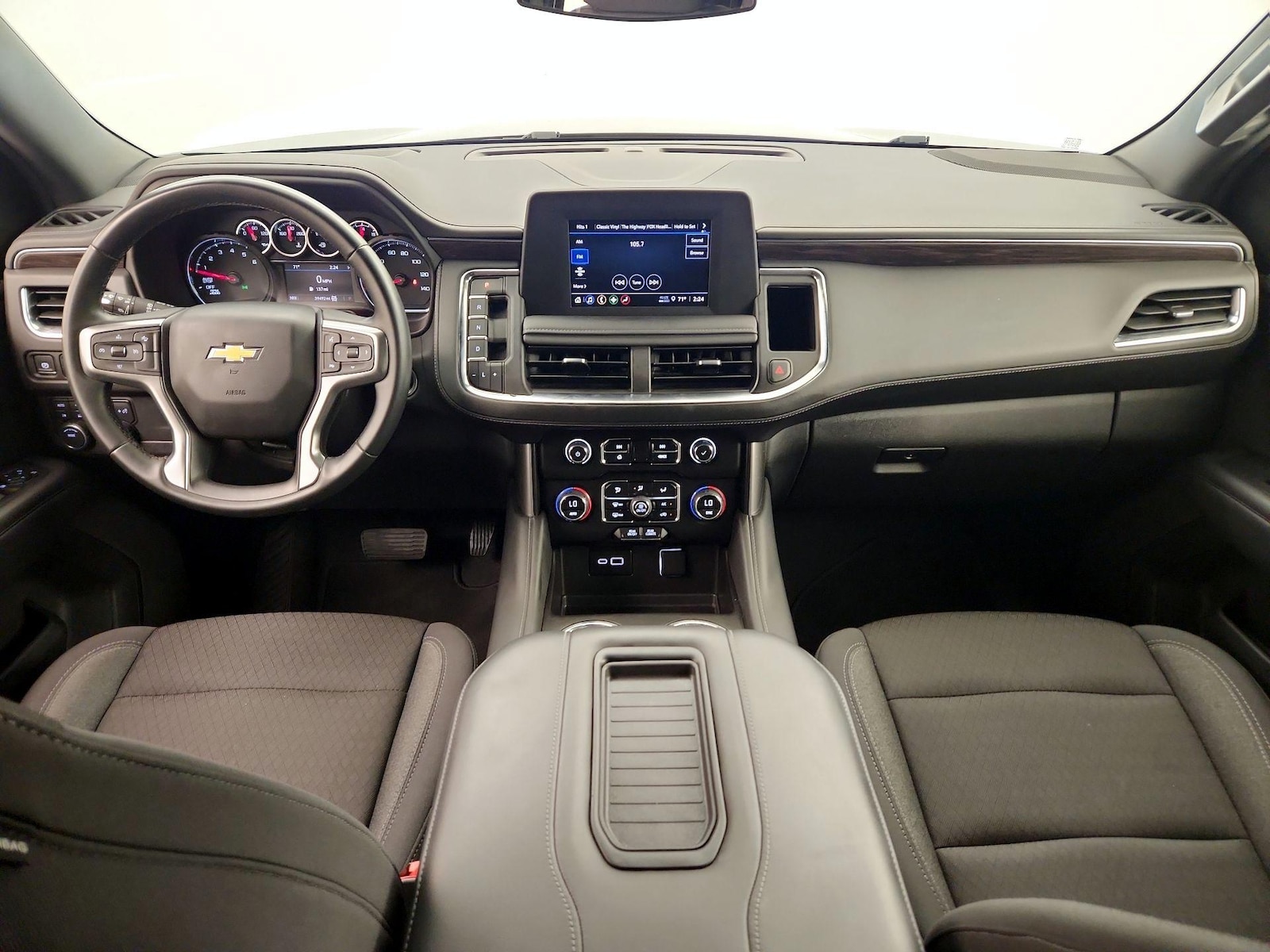2024 Chevrolet Suburban LS - Photo 10