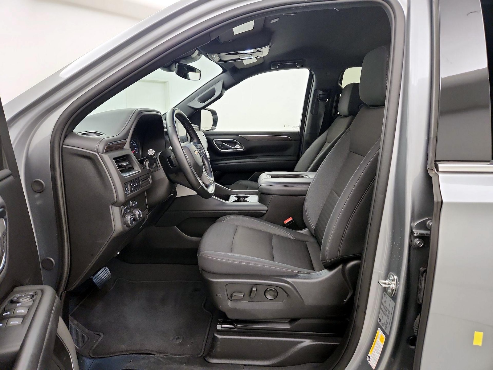 2024 Chevrolet Suburban LS - Photo 12