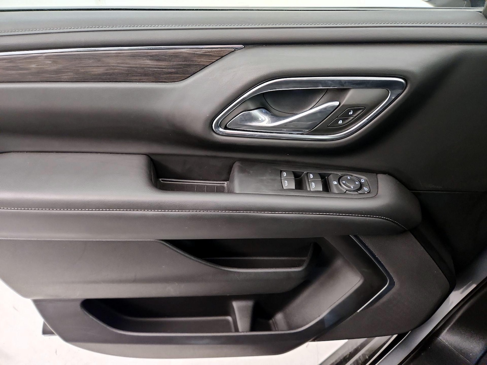 2024 Chevrolet Suburban LS - Photo 13