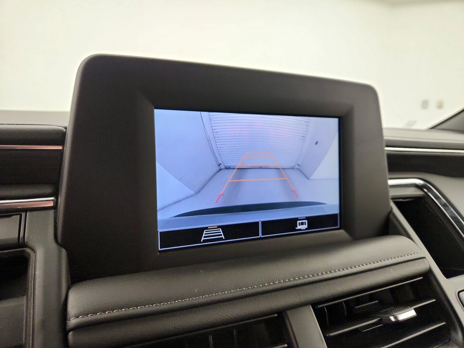 2024 Chevrolet Suburban LS - Photo 15