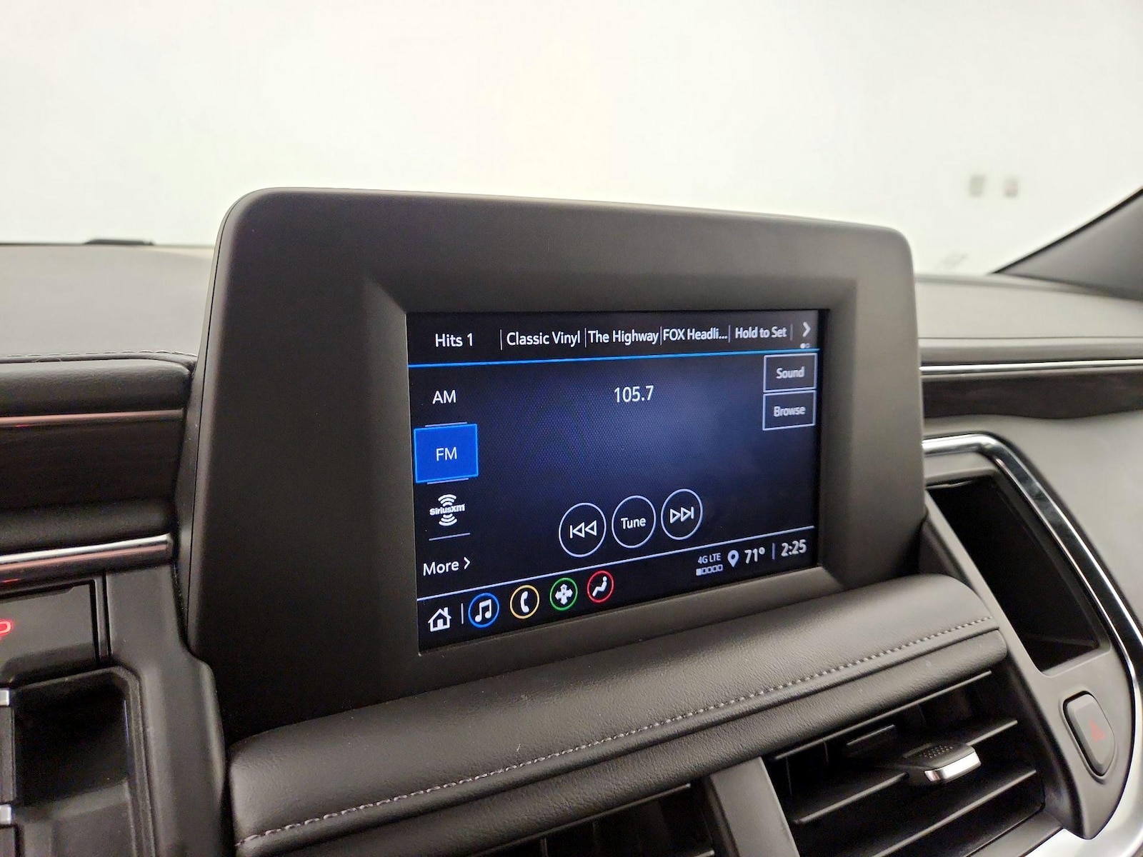 2024 Chevrolet Suburban LS - Photo 16