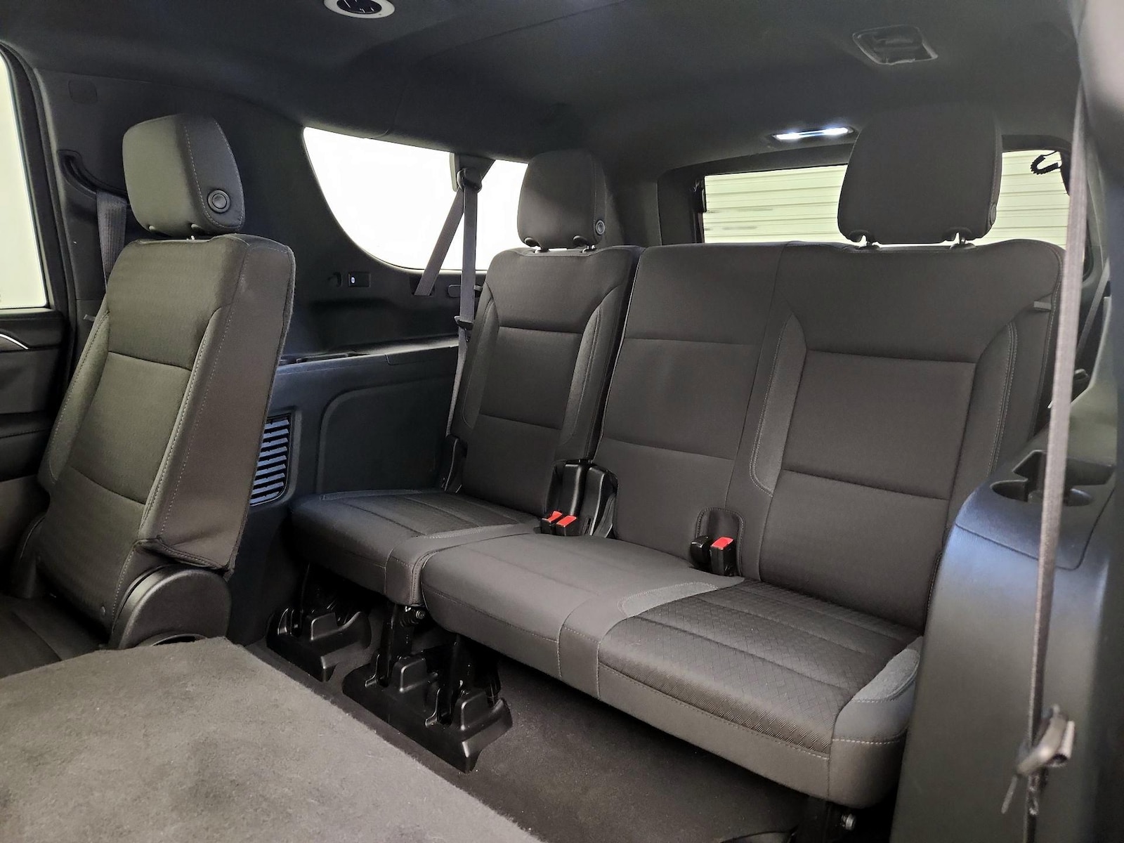2024 Chevrolet Suburban LS - Photo 21