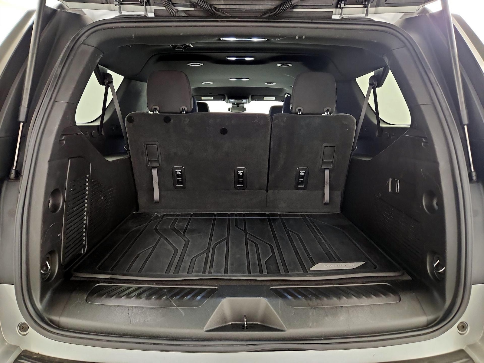 2024 Chevrolet Suburban LS - Photo 22