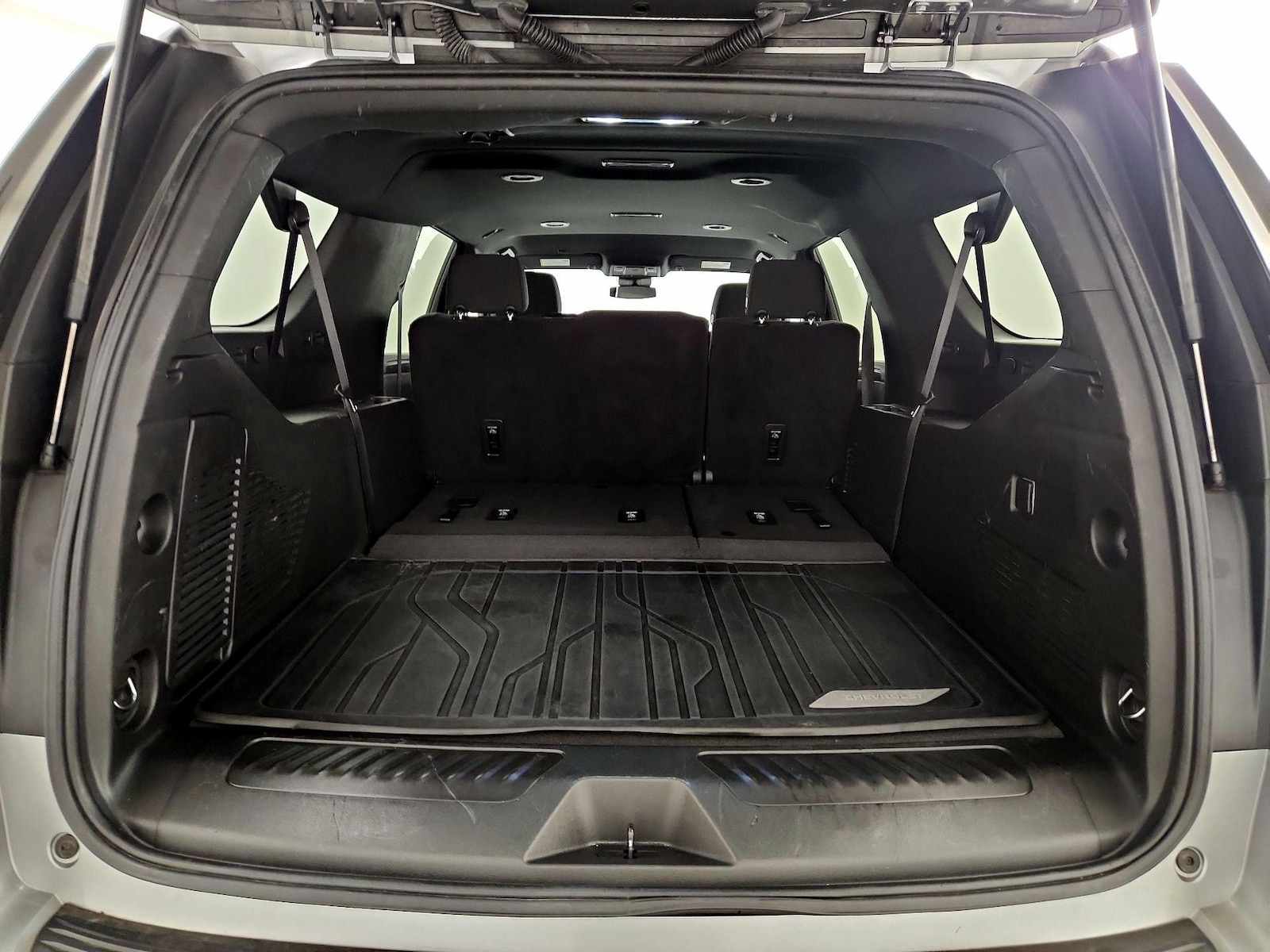 2024 Chevrolet Suburban LS - Photo 23