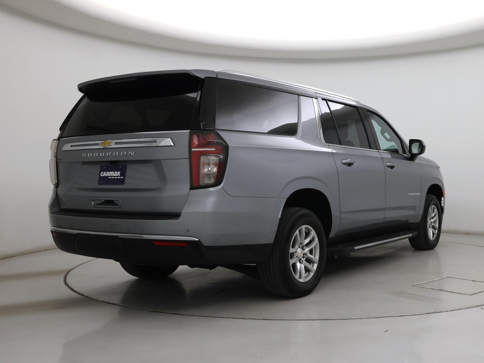 2024 Chevrolet Suburban LS - Photo 9