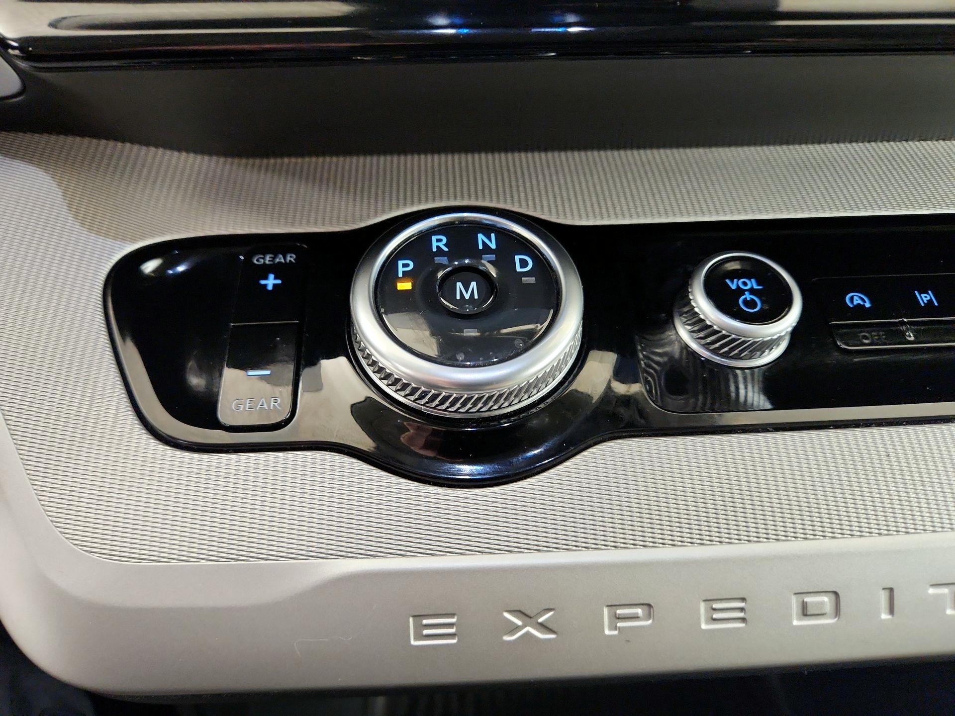Thumbnail: 2025 Ford Expedition - 18