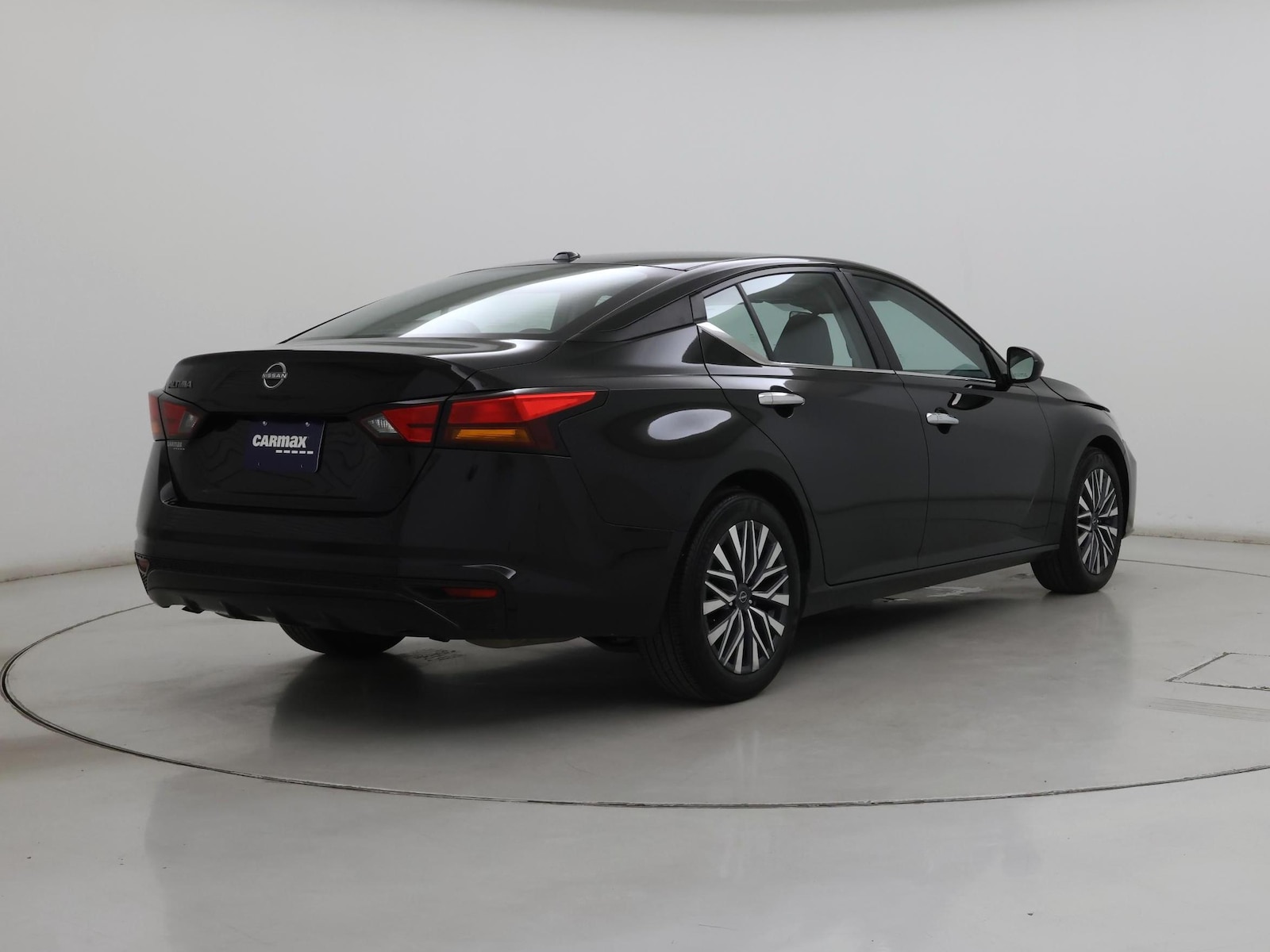 2025 Nissan Altima SV - Photo 9