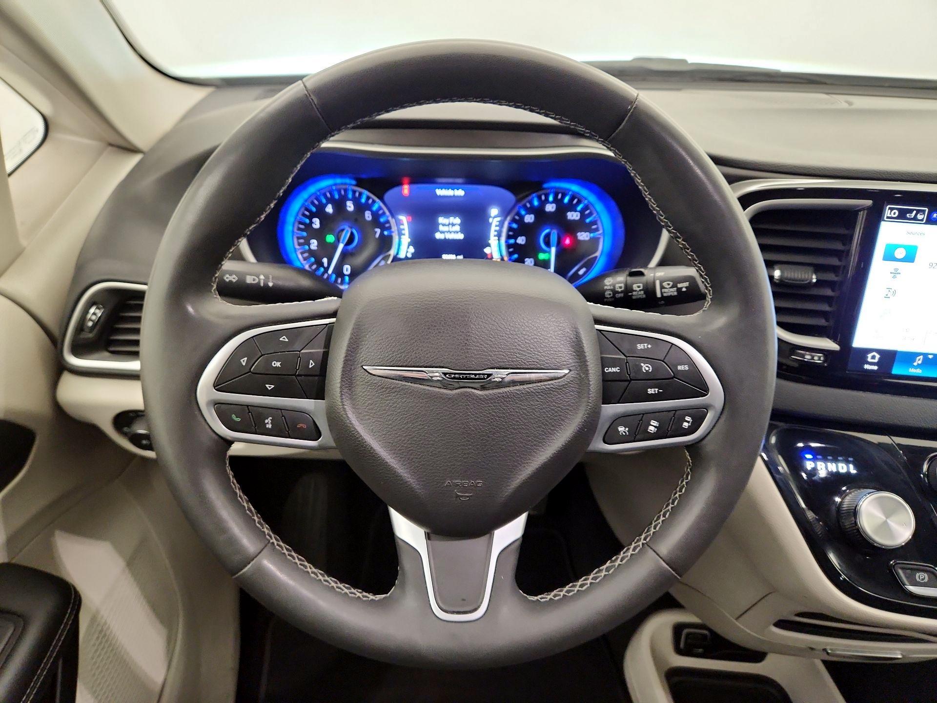 Thumbnail: 2024 Chrysler Pacifica - 10