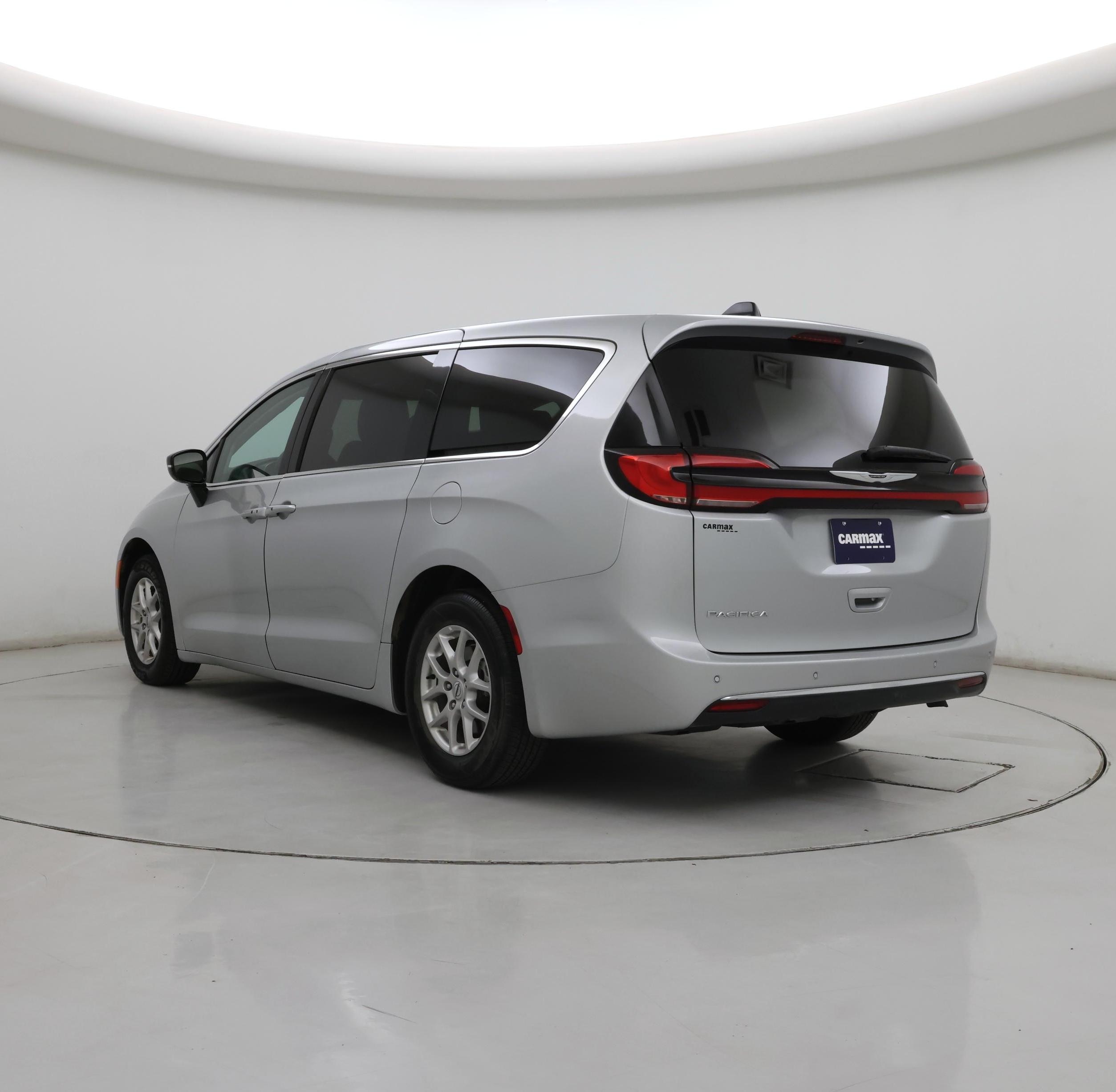 Thumbnail: 2024 Chrysler Pacifica - 2